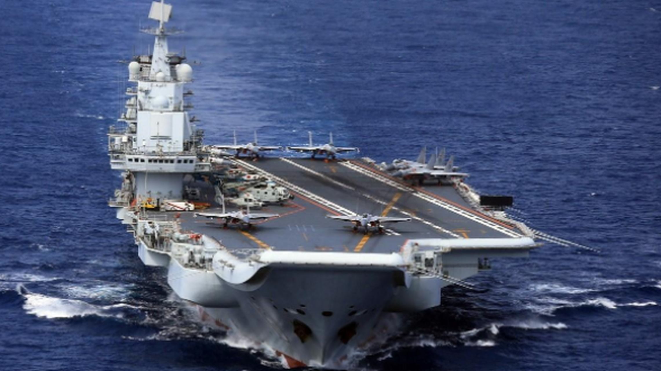 首战即巅峰,山东舰3天起降战机120架次,超越辽宁舰10年的努力?