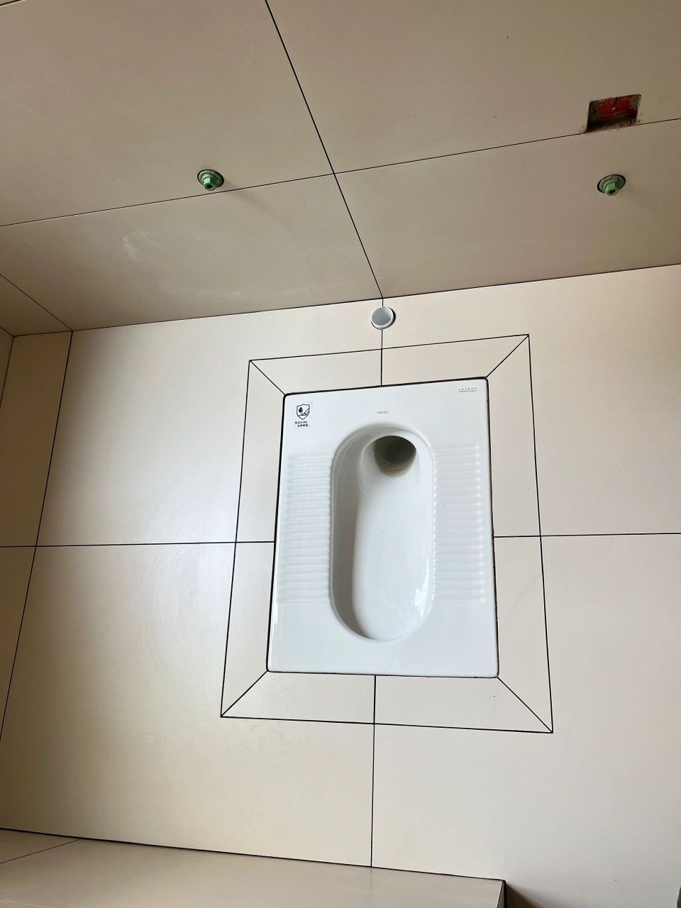 卫生间贴砖对缝 看看实拍图 卫生间对缝是不是好好看 #家的一万种可能