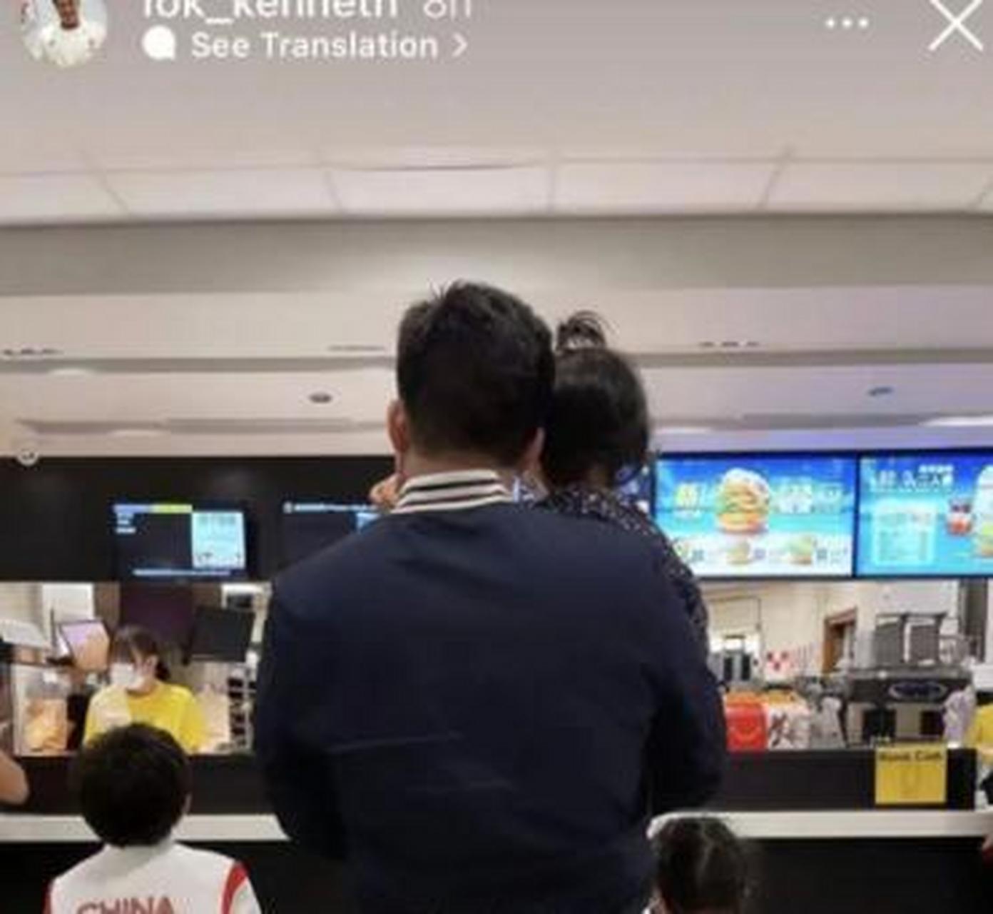 【霍启刚趁郭晶晶不在家带孩子去吃快餐】 郭晶晶前脚刚出发去东京