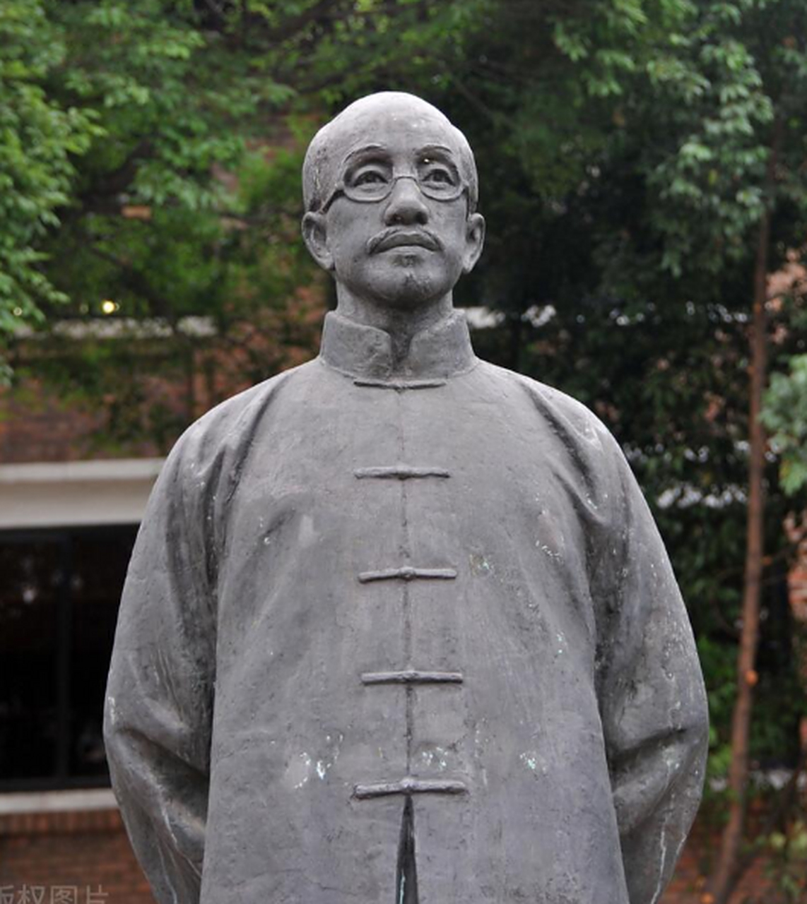 革命军中马前卒邹容,未当过兵,却有大将军名.