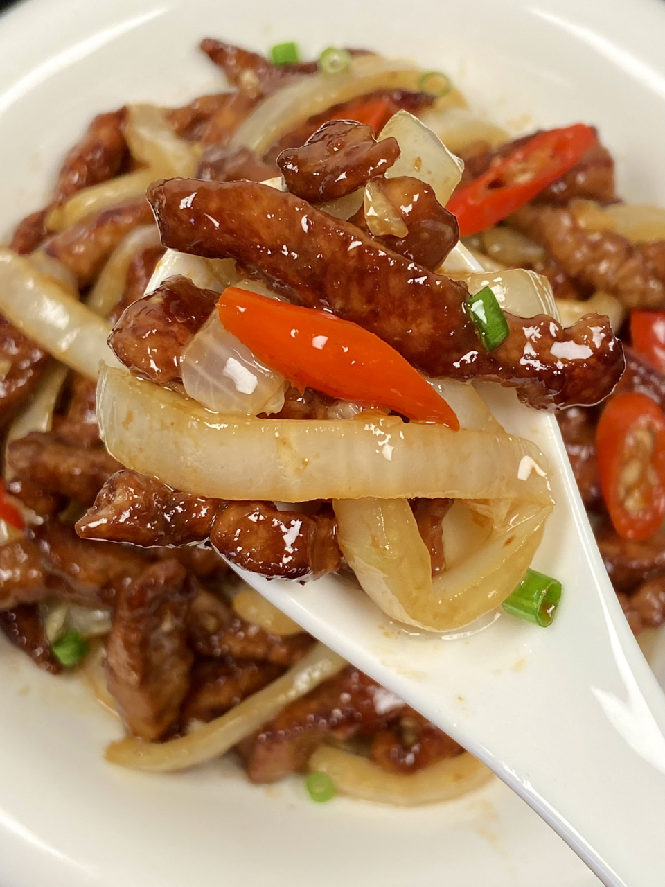 我妈手艺真的好费米饭 这样做白菜梗炒肉好吃又下饭,肉丝嫩滑  白菜梗