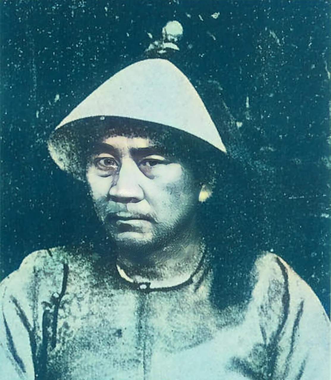 张勋,1901年在宿卫端门时的一张老照片中出现.