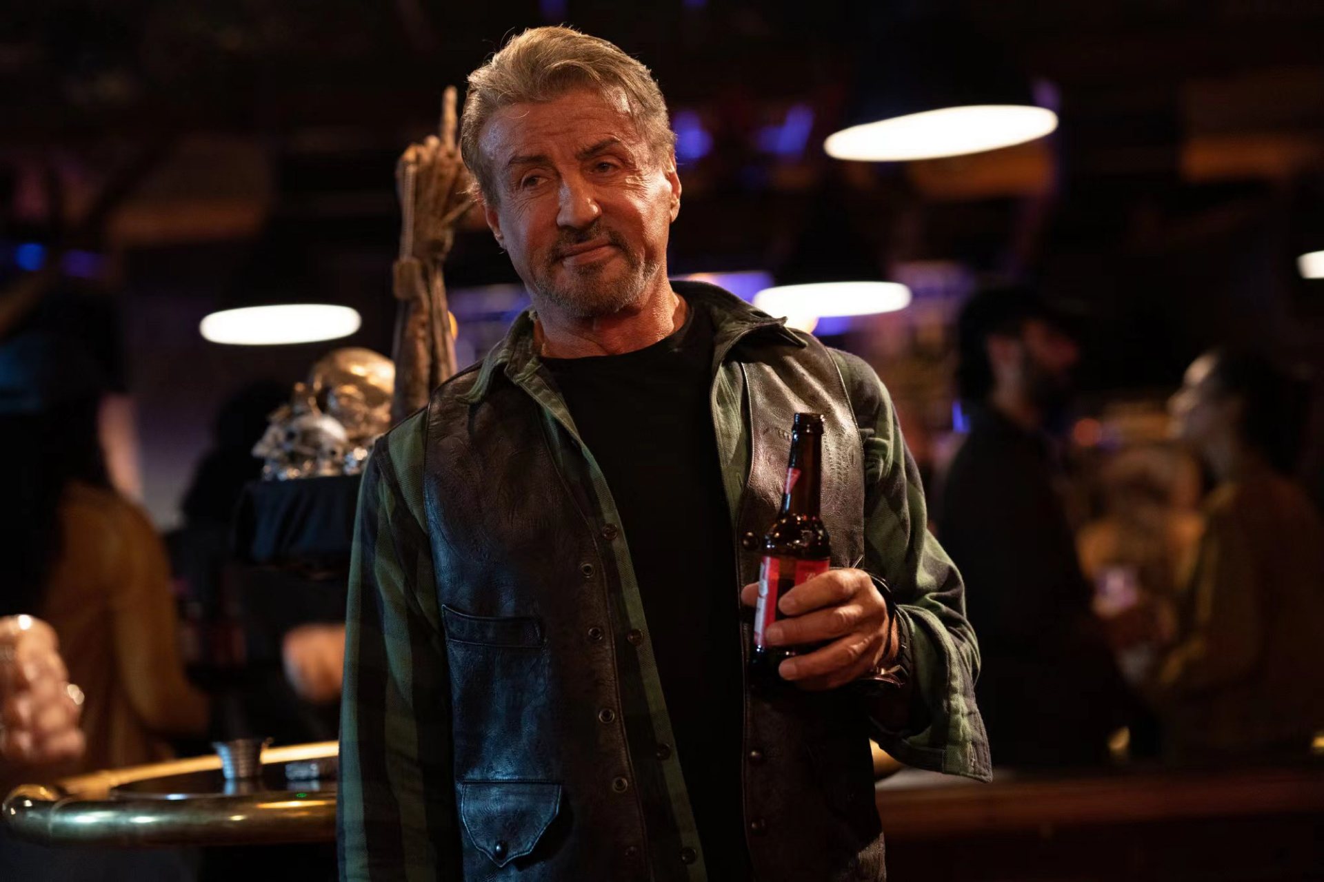 由硬汉巨星杰森·斯坦森,史泰龙,杜夫·龙格尔和兰迪·库卓主演的