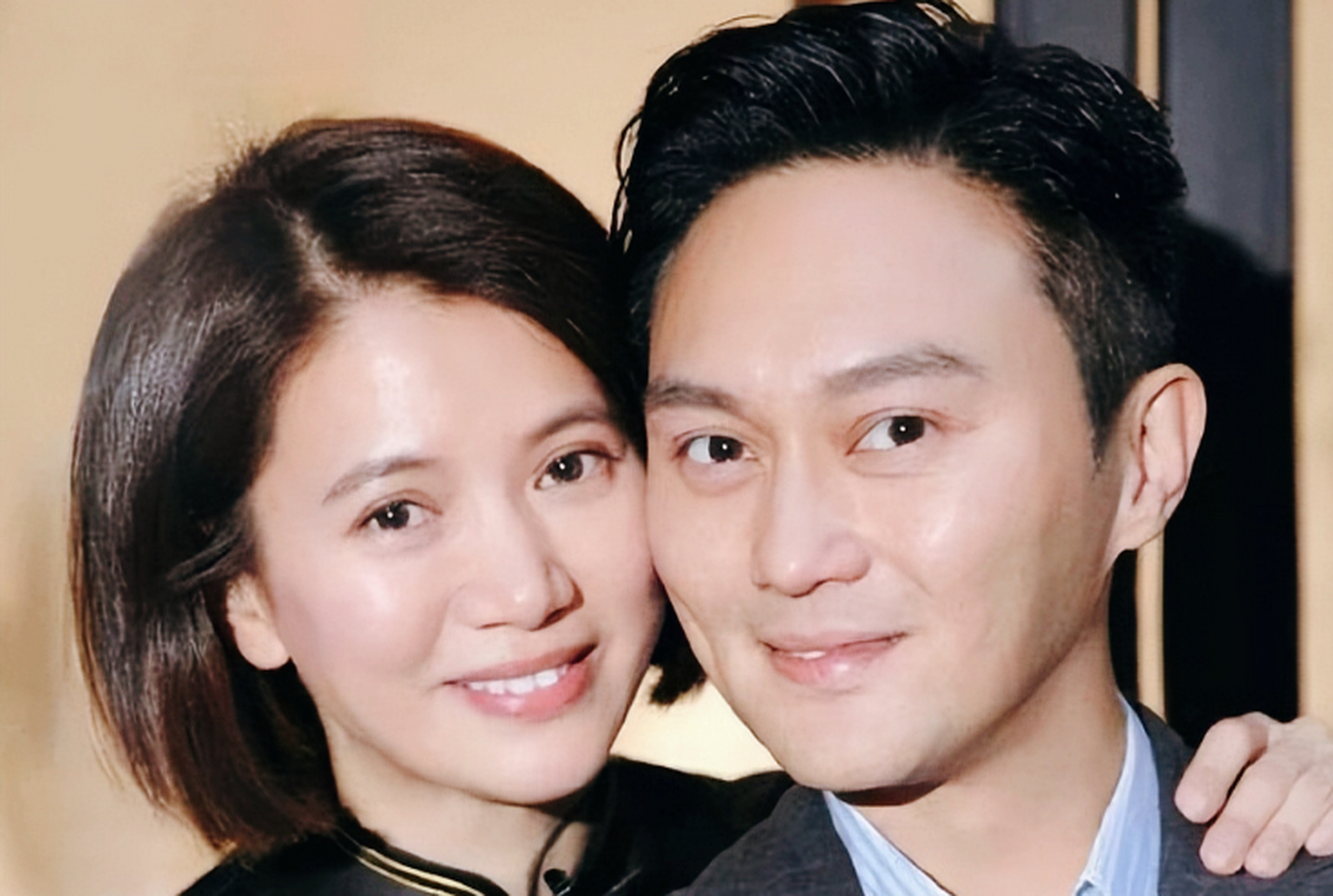 2001年,张智霖与袁咏仪刚结婚,富商罗兆辉就打电话嘲讽张智霖:"你老婆