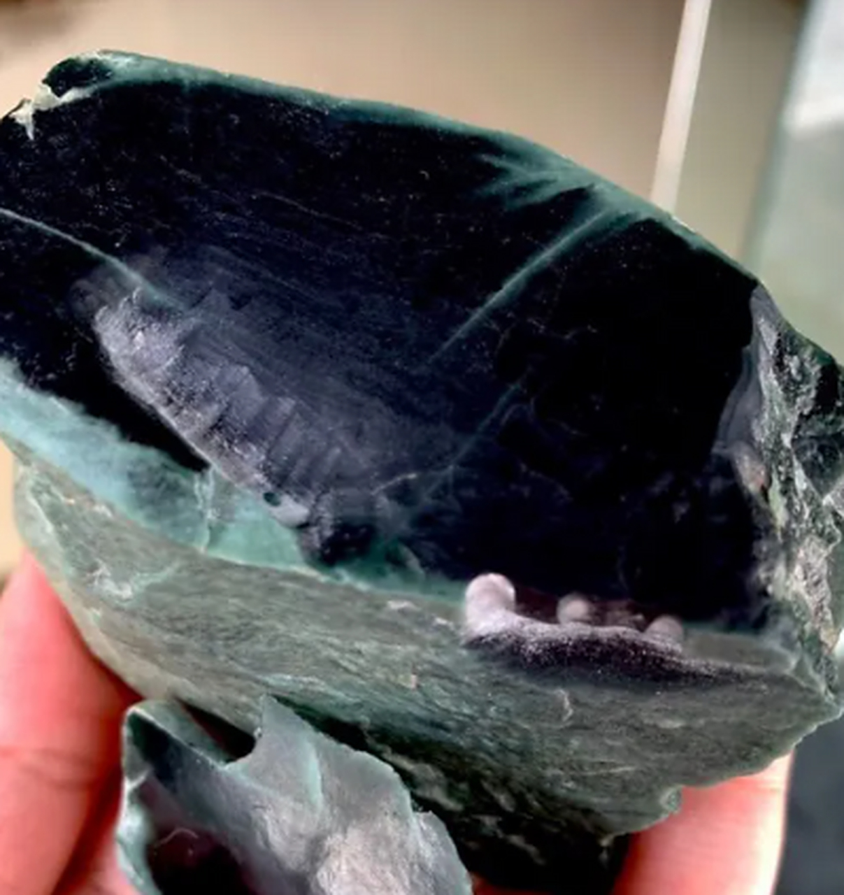 点击头像看直播##翡翠原石#南奇,338克,极品墨翠,整个料子满肉,无变种