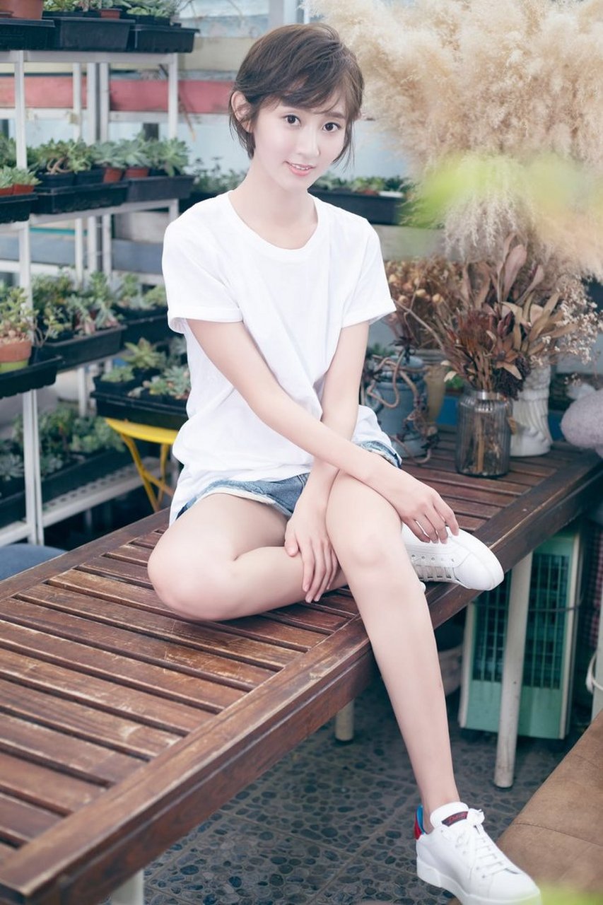 氧气少女魏小也文艺范写真,完美驾驭小清新风格#美女