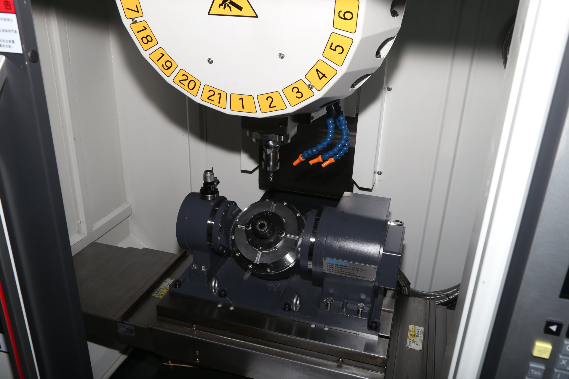 钻攻中心t600配双轴双臂200转台,五轴加工中心  最大的工作回转直径