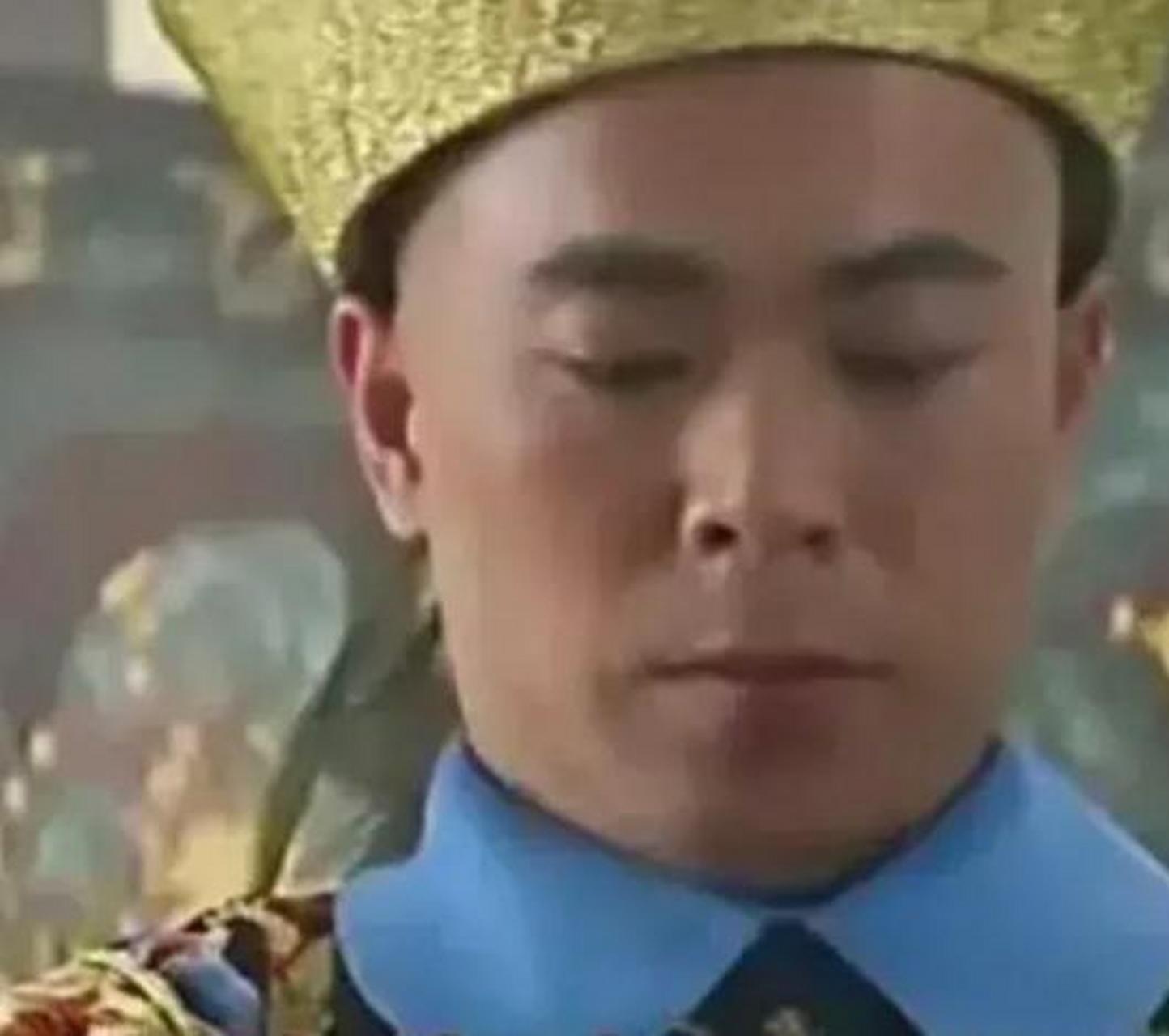 1994年,熊欣欣拍摄《金玉满堂》时,有一场厨艺比拼的戏份,他临时发挥