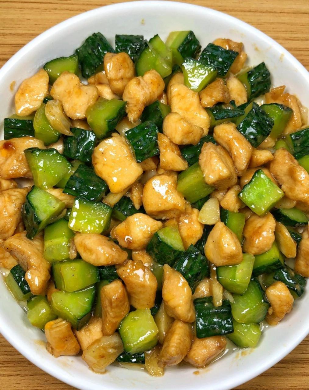 黄瓜炒鸡丁  #奇趣美食嘉年华