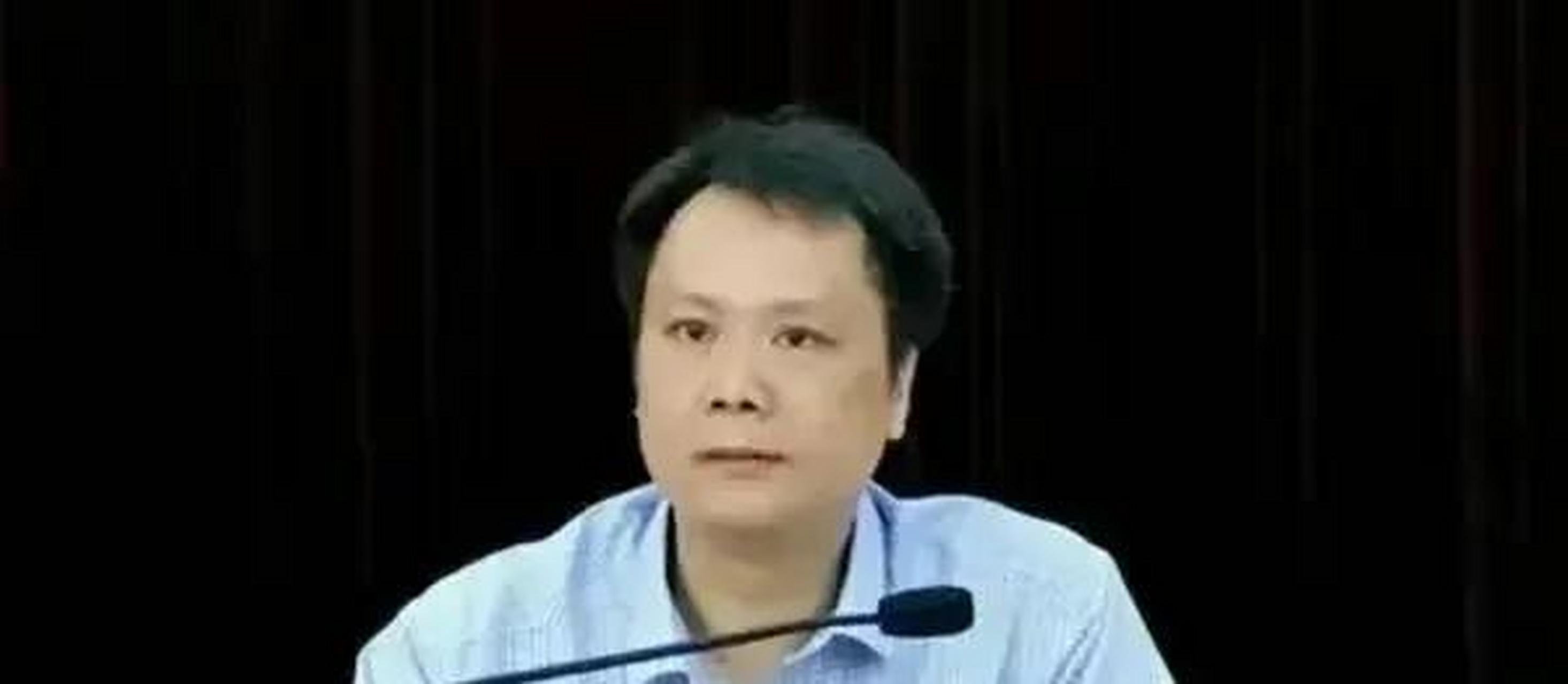 第一位,东莞市人大常委会原副秘书长叶沃昌.