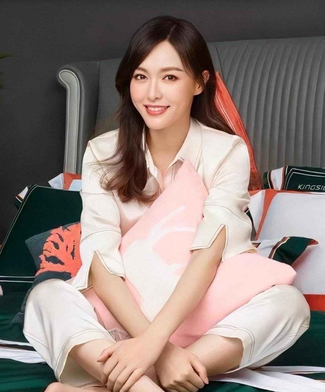 唐嫣美腿玉足合集