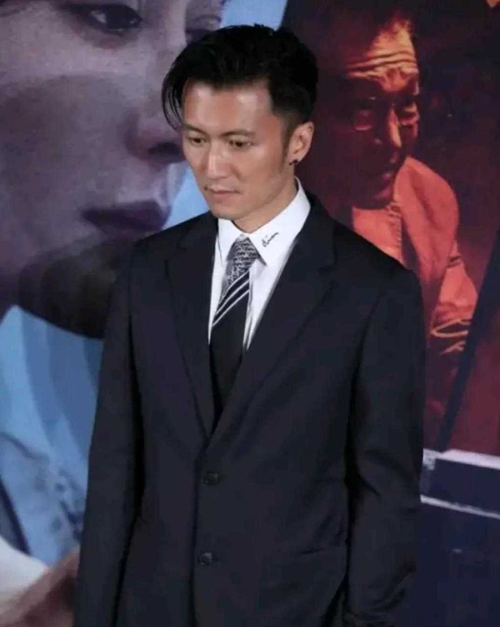 谁与争锋 [得意],男人四十一朵花[玫瑰].