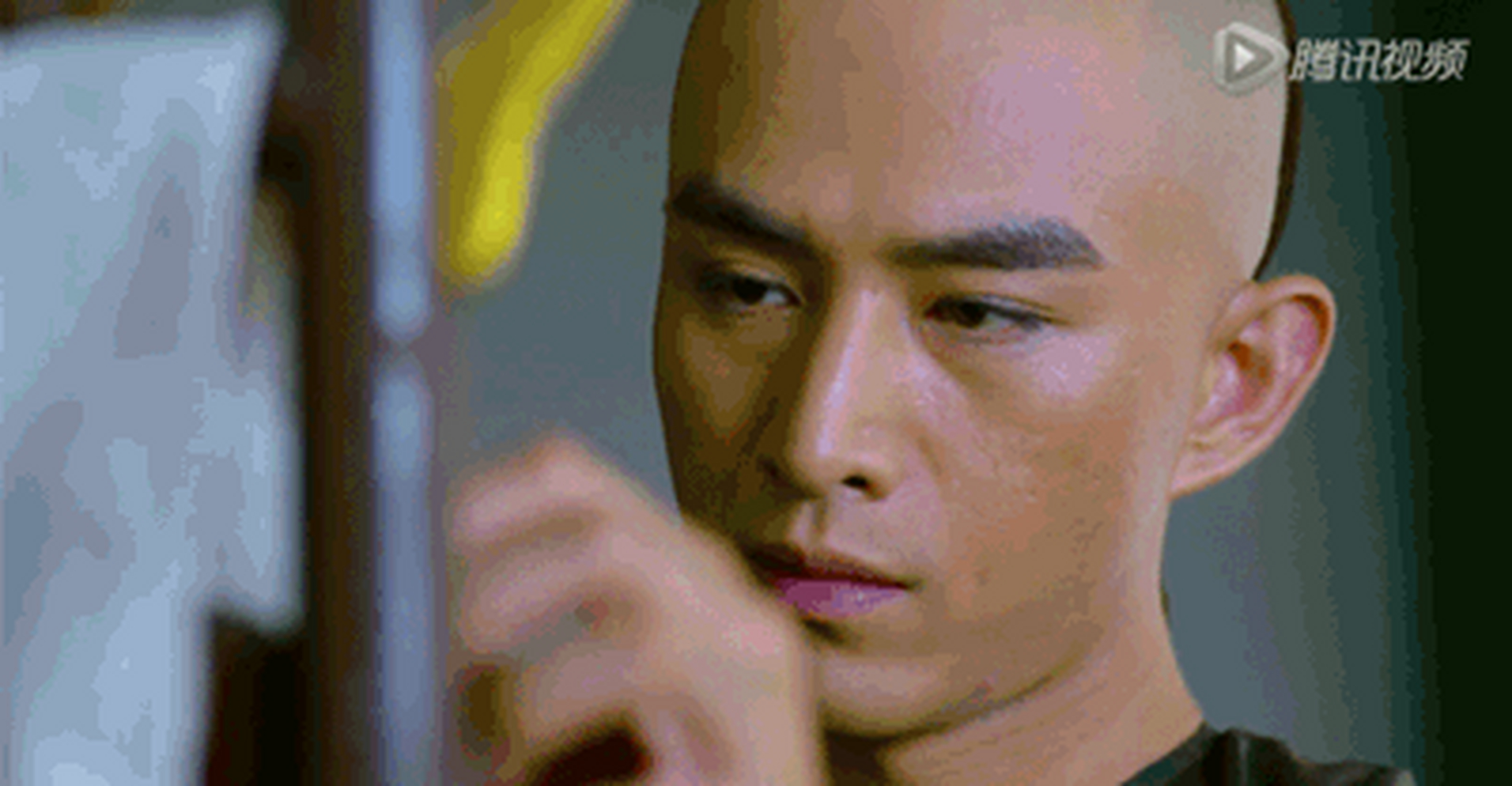 张晓晨参加第六届cctv模特大赛,并且获得了"最佳上镜奖".