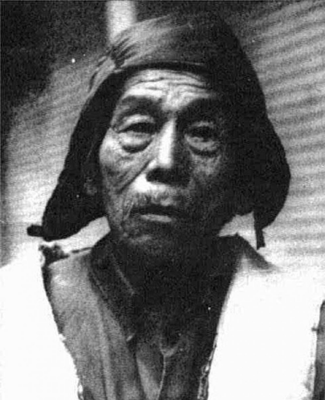 历史#  ,当时拜入道德金门雷金安门下的丁兴来目送"师父"登上了"皇帝