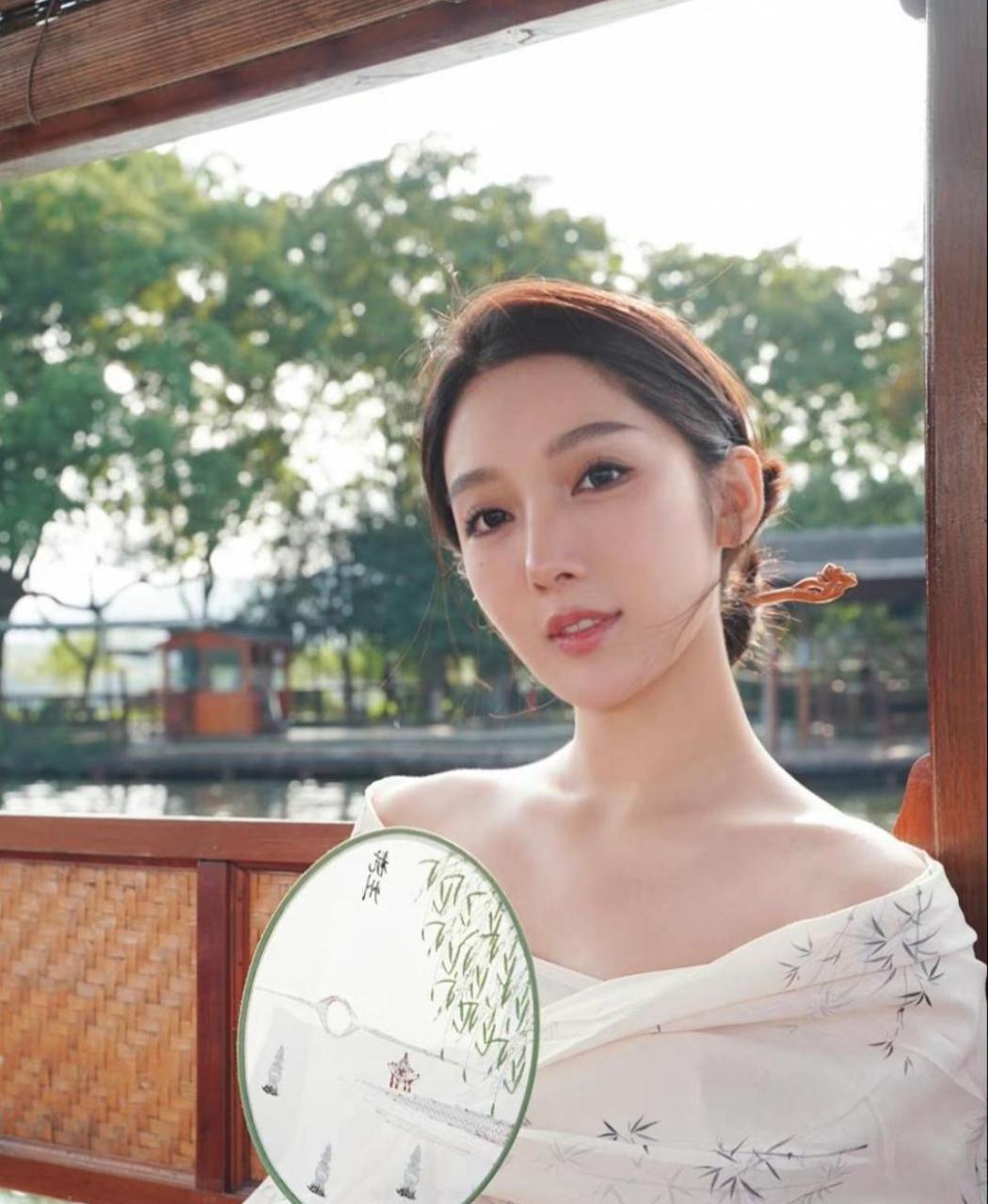 中国传媒大学,高等职业技术学院美女学生都美竹