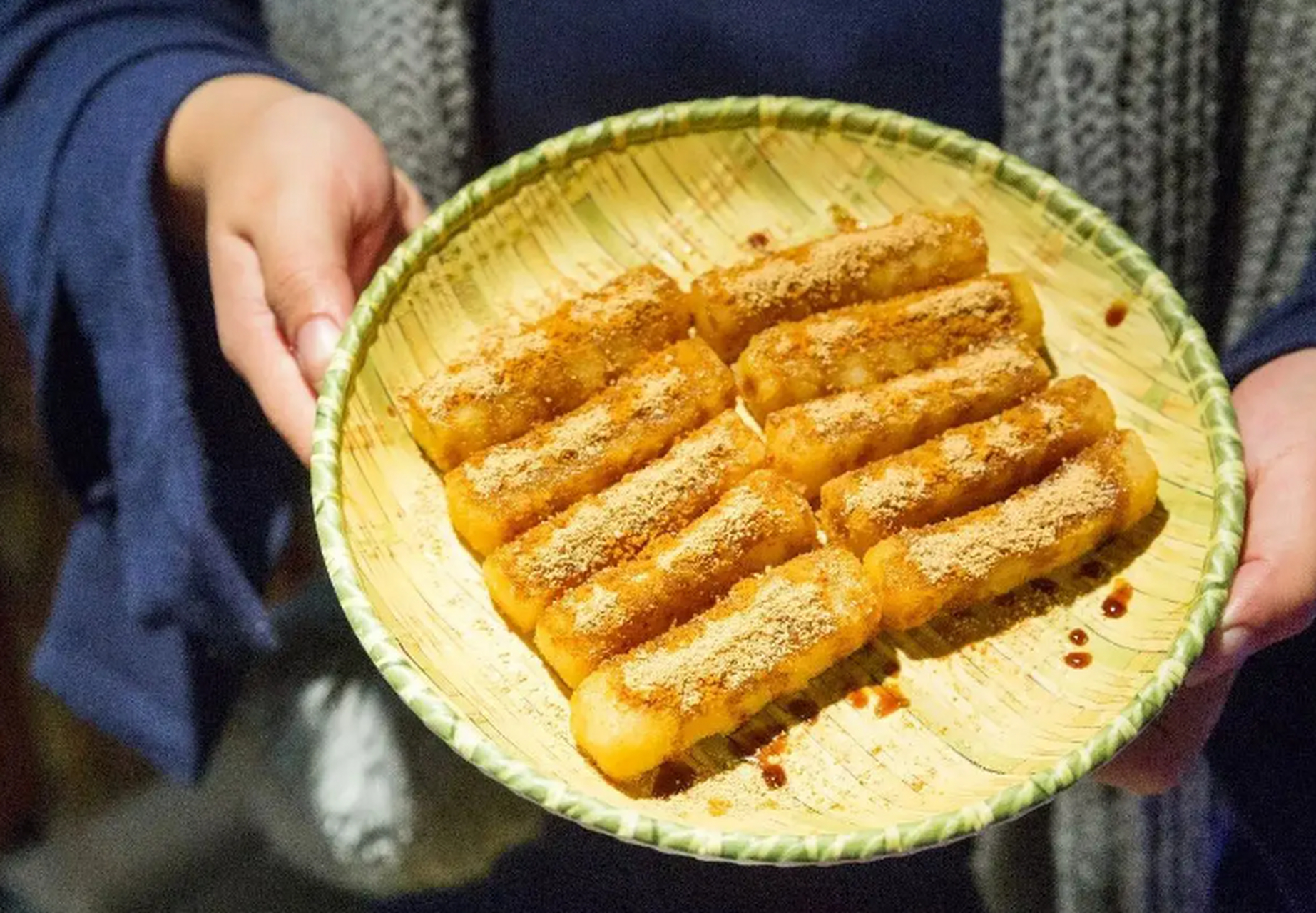 江西绝大部分地区,中秋节都有吃糍粑的习俗,尤其是赣北地区,中秋节家