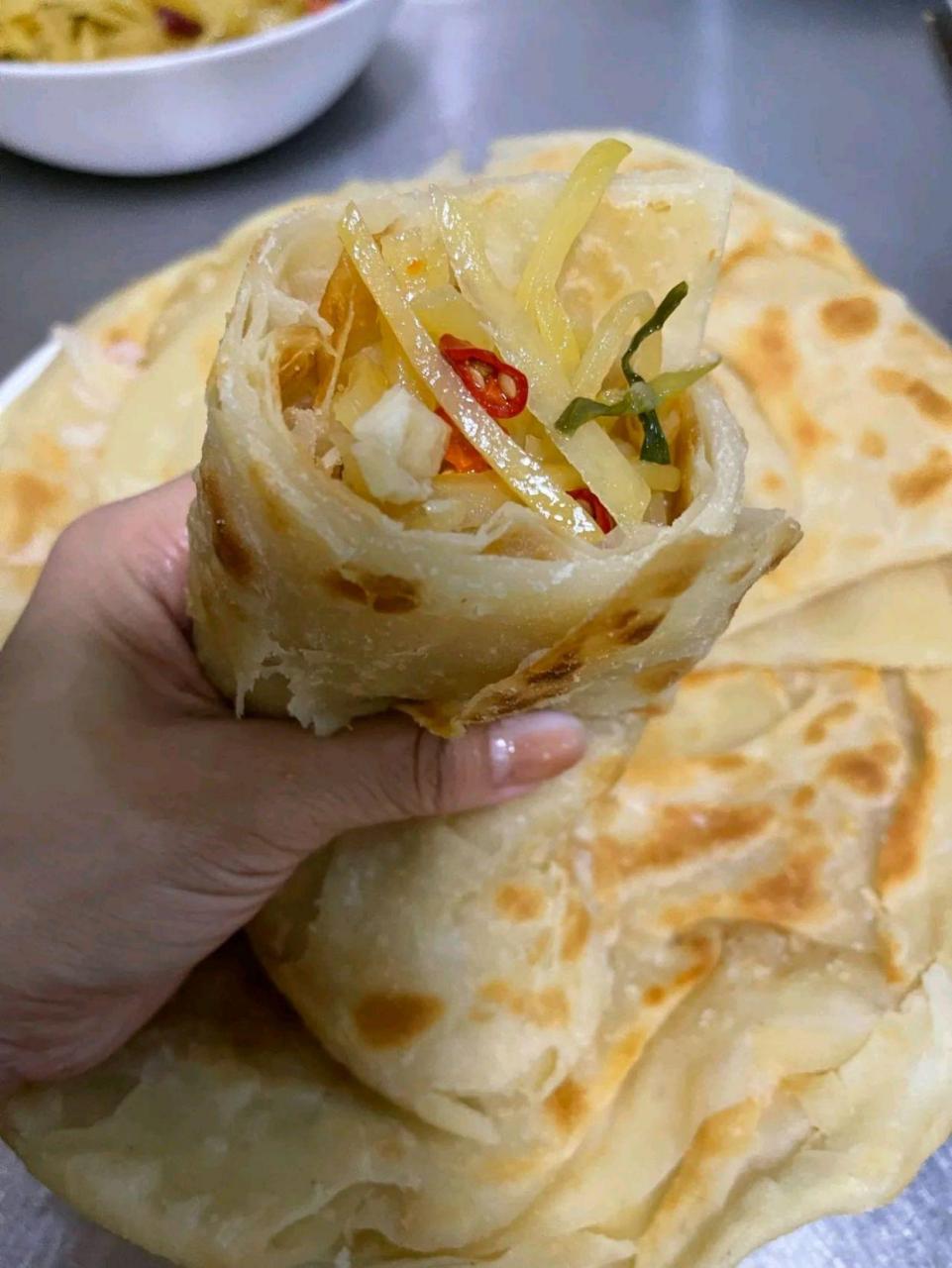 深夜的酸辣土豆丝卷饼 酸辣土豆丝卷饼[赞r]超级好吃的! 1.