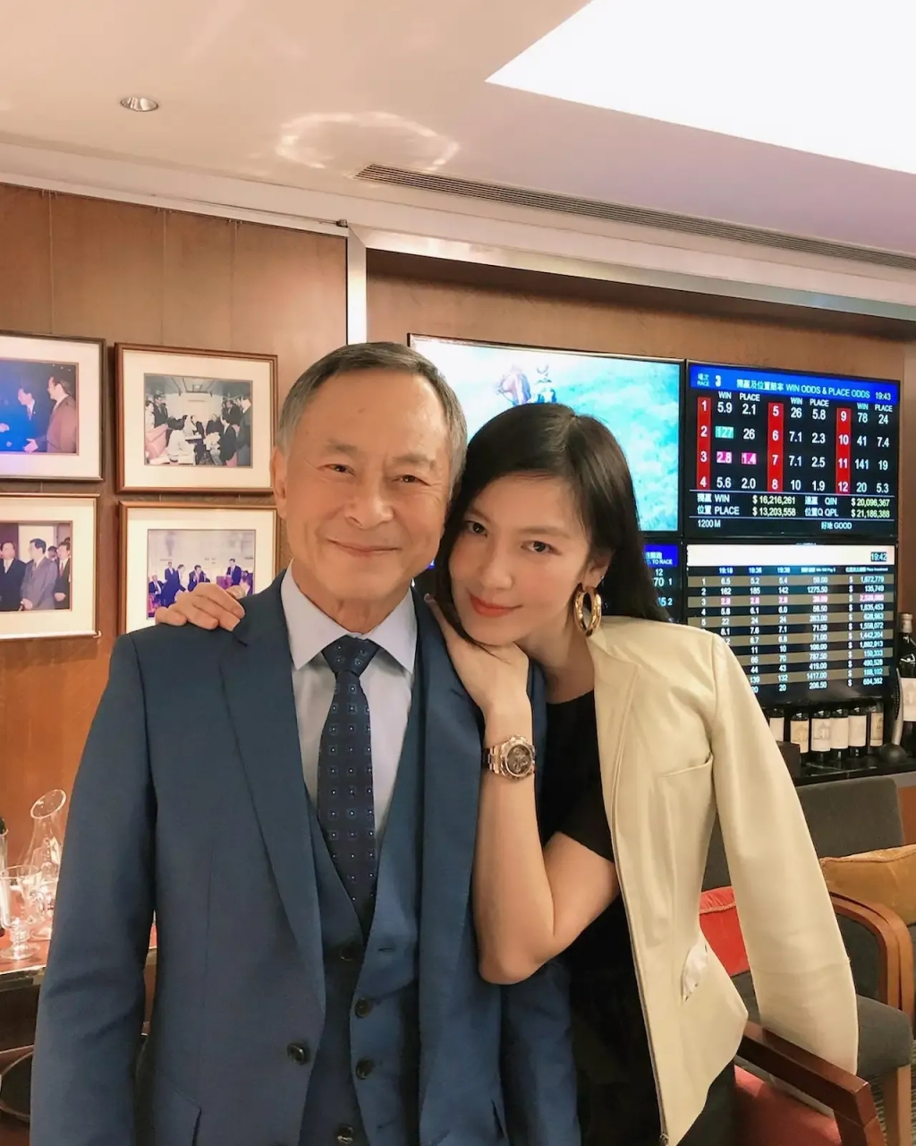 台湾四美之一,曾经是所有董事长夫人的梦魇,如今依旧风韵犹存,魅力不