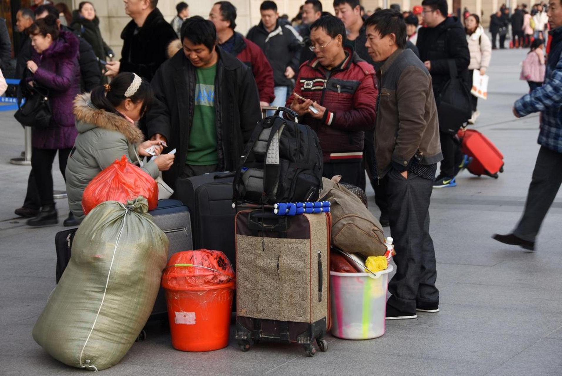 还有2个多月才过年,为什么农民工都返乡了?