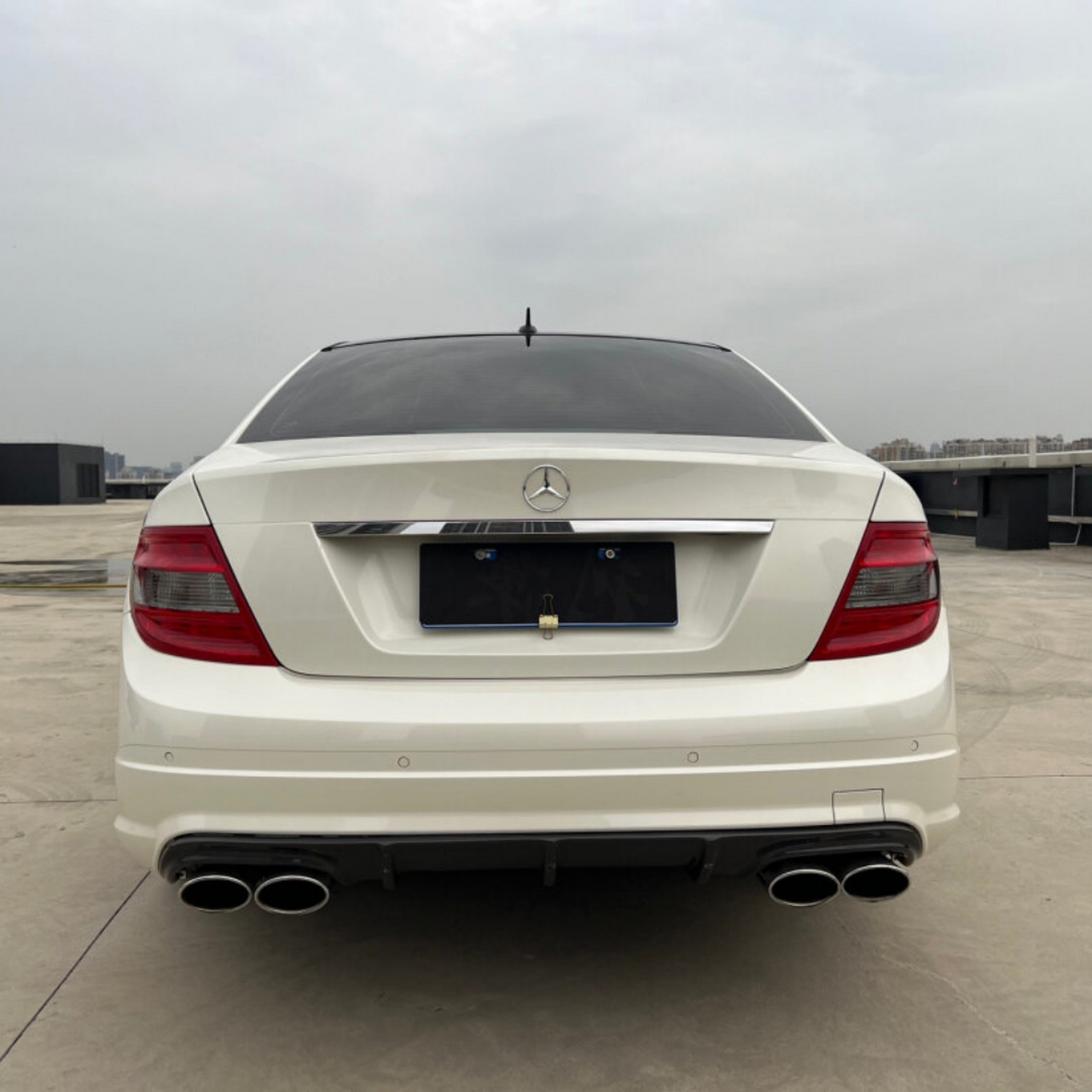 大自吸机器奔驰c63  奔驰c63 amg动感型增强版,一款充满激情与力量的