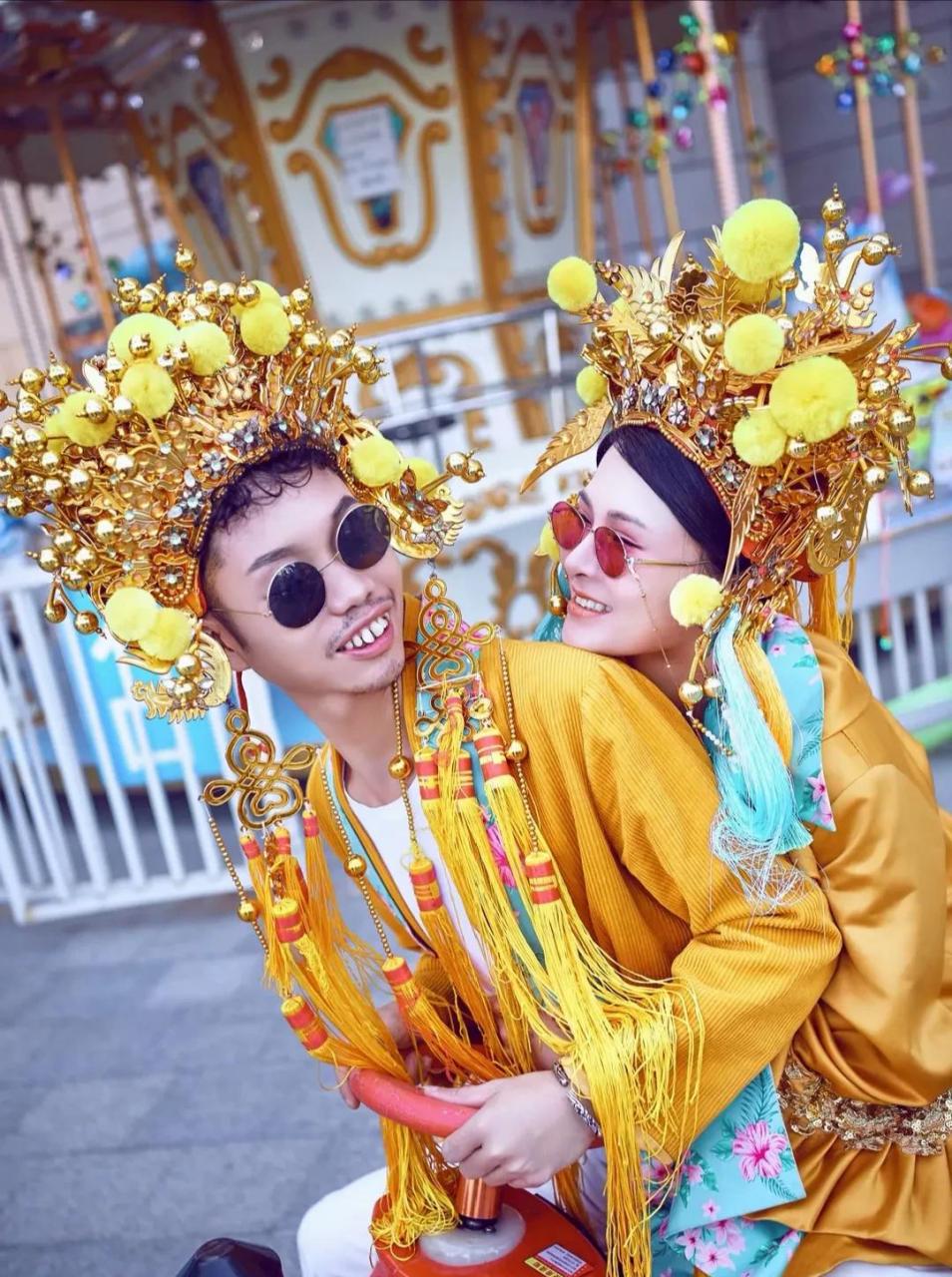 网红中的神仙眷侣,东方阿牛婚纱照太美了,俩人经过半年的恋爱长跑终于