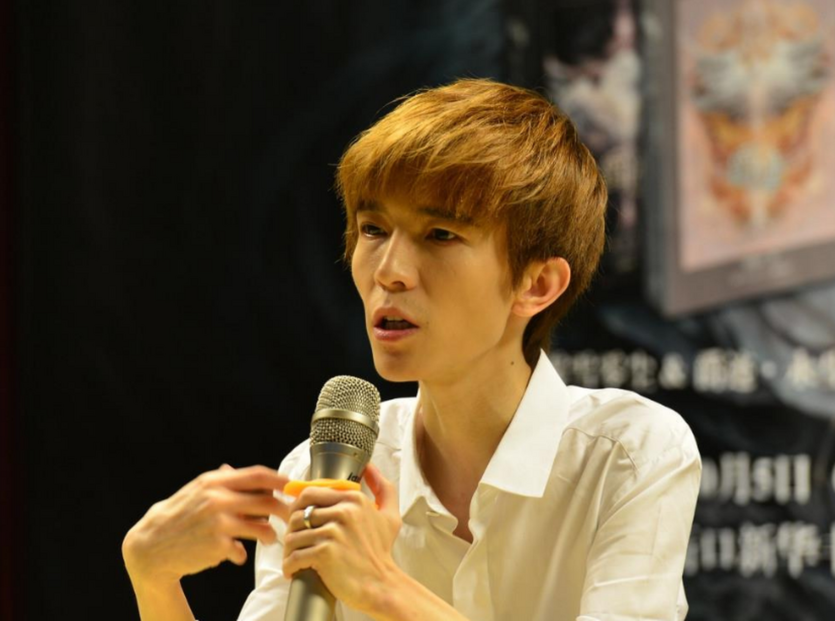 郭敬明性骚扰男作家李枫?这可是性取向的问题呀.