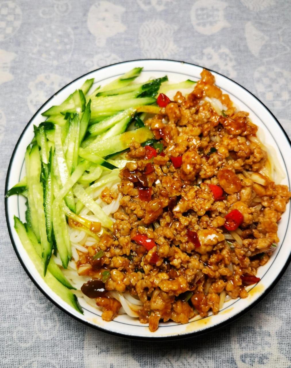 炸酱面最简单的酱怎么做-炸酱面最简单的酱怎么做的