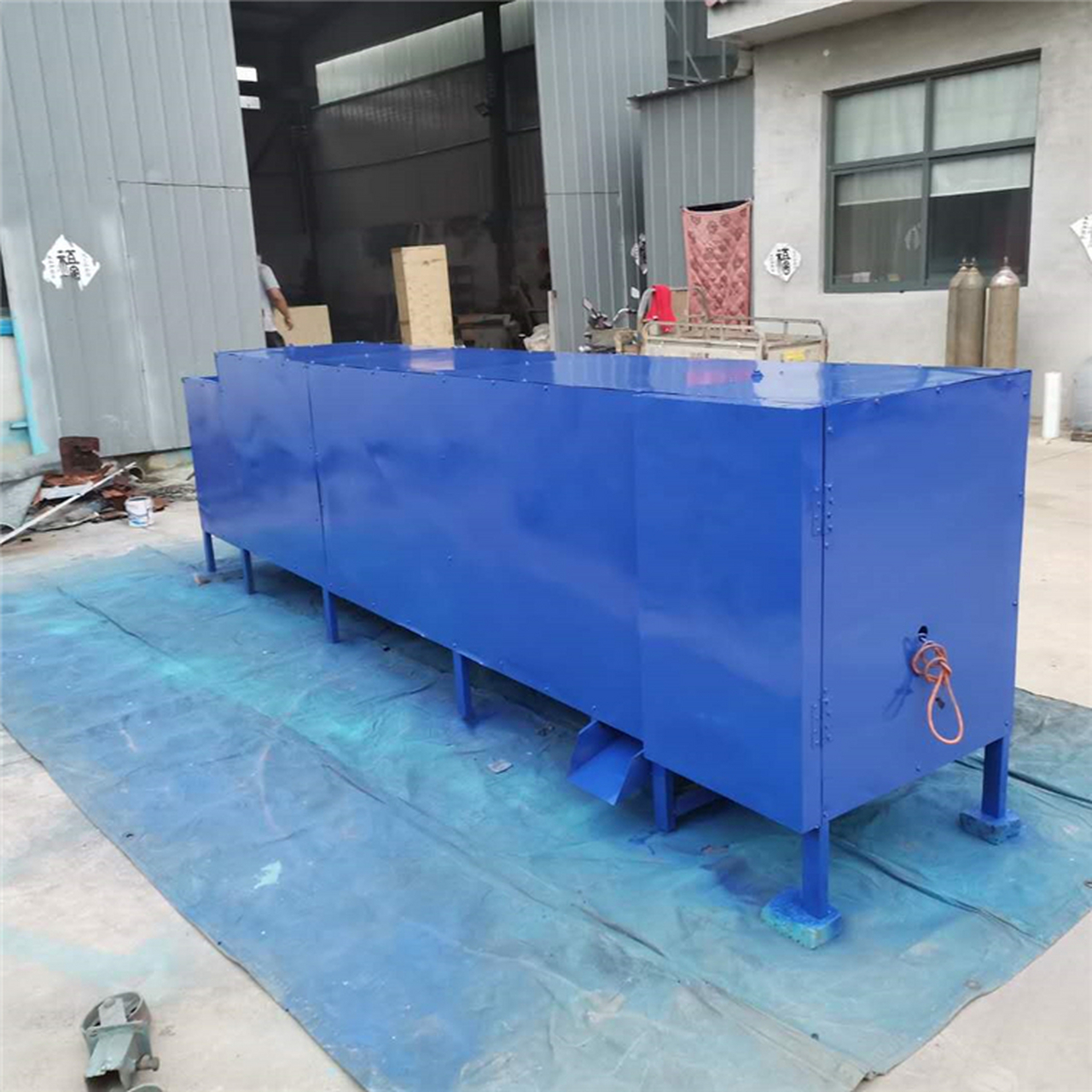 辣椒剪把机# 大型辣椒剪把机设备可自动去把,可以适应不同品种辣 