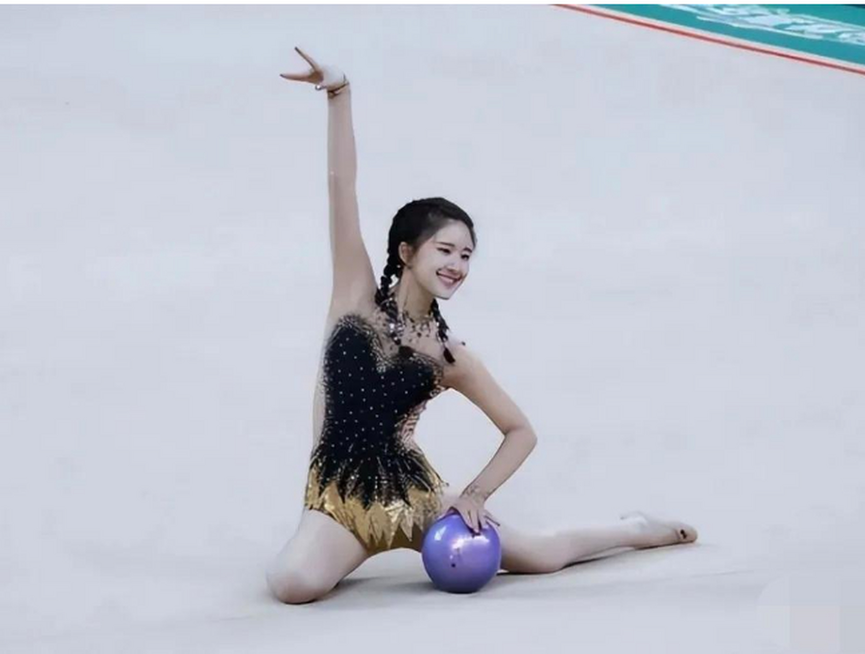 穿体操服的赵露思太美了