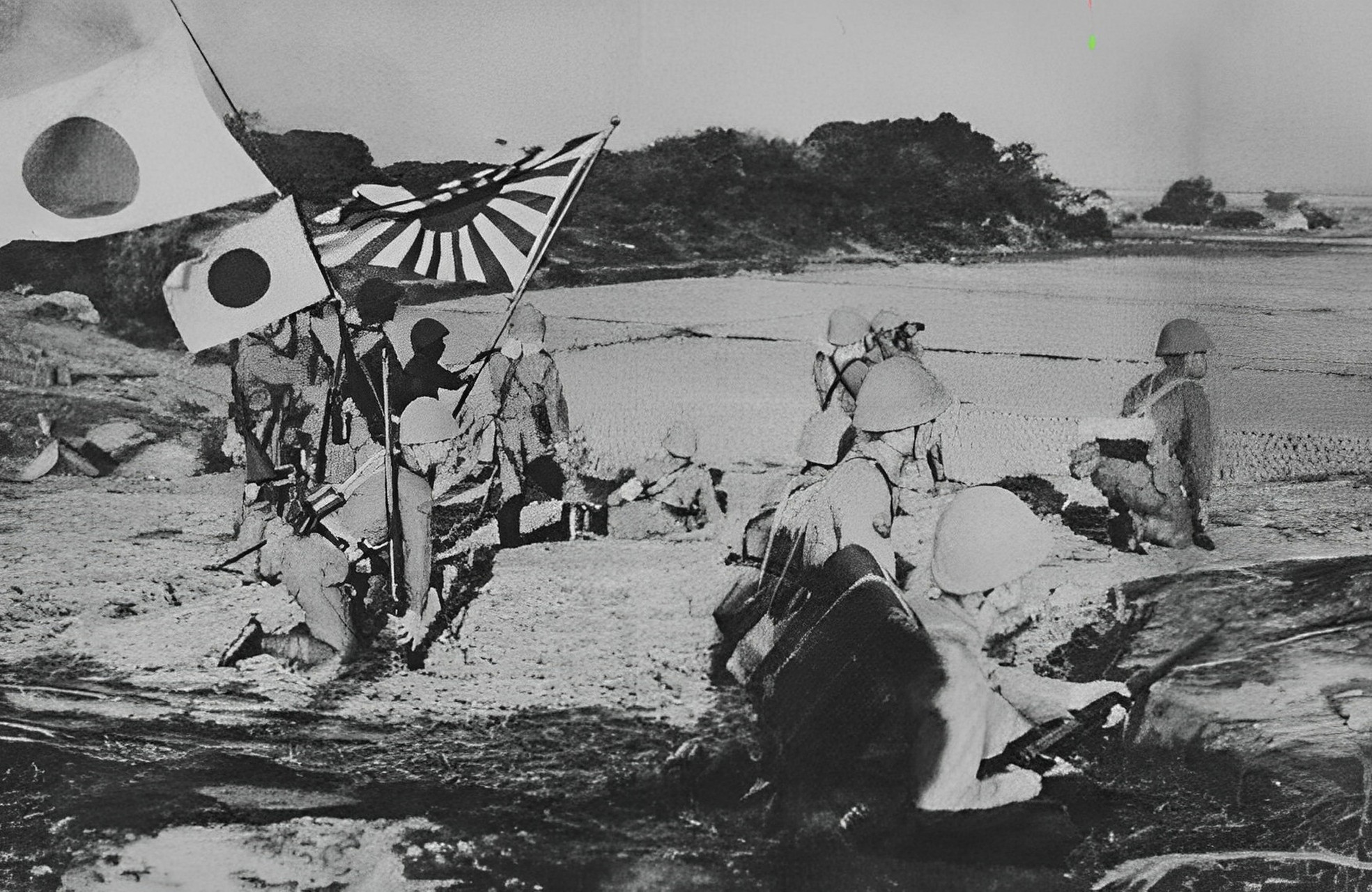 1938年,日本占领开封后,有留日经历的张岚峰选择加入日军,担任伪军