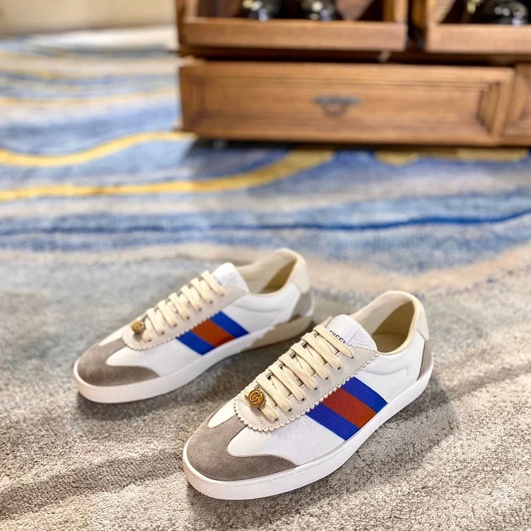 古奇时尚冲锋鞋