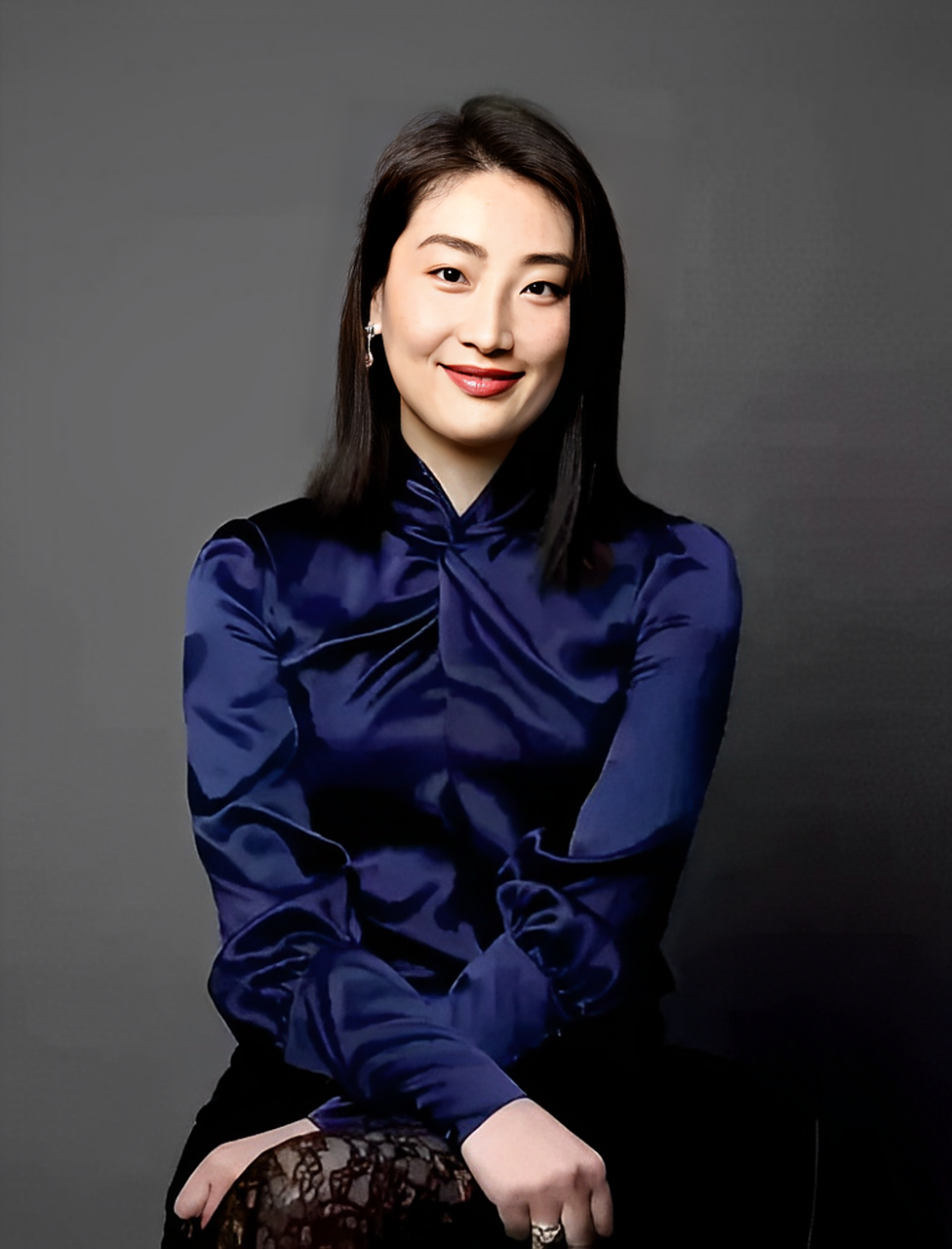 娃哈哈的总裁宗馥莉!40岁,有着灰白的头发和丰满的脸颊!