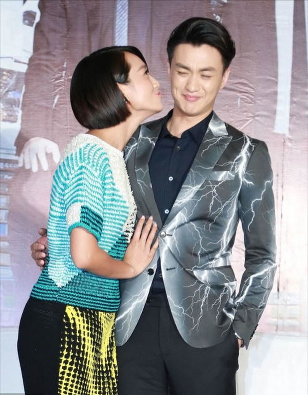 朱丹直播维护周一围,称自己很少做家务都是老公做,力证婚姻幸福 拨云