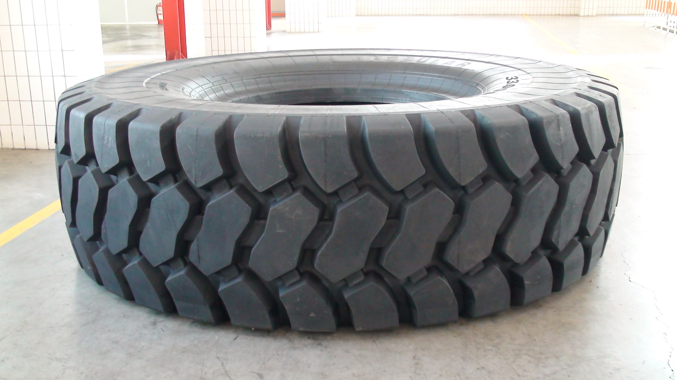 00r51巨型全钢子午线轮胎适用小松hd1500非公路矿用自卸卡车#矿用轮胎