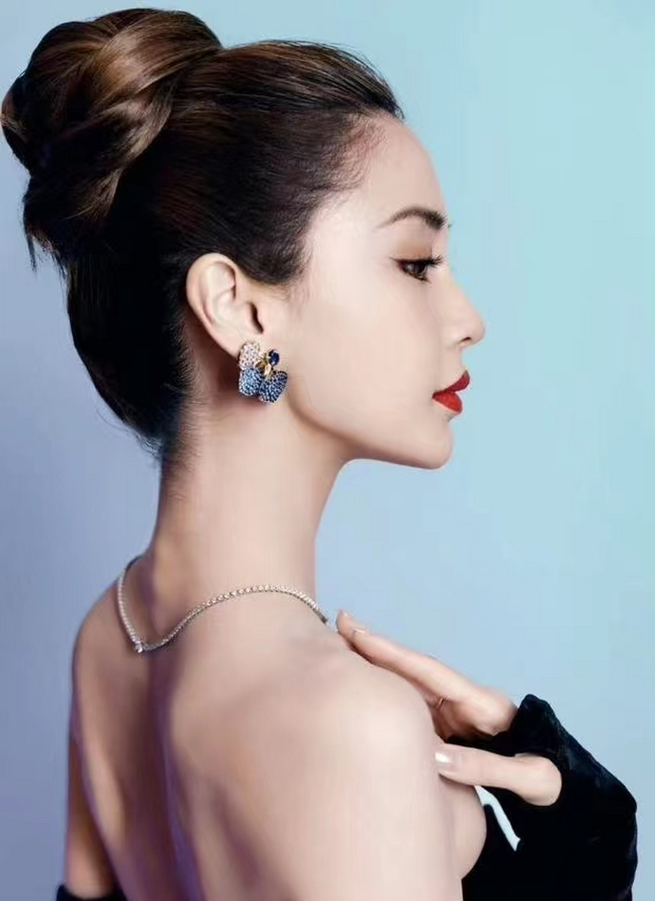 angelababy杨颖的奥黛丽赫本造型,美则美矣,差了一点精髓,像是橱窗柜