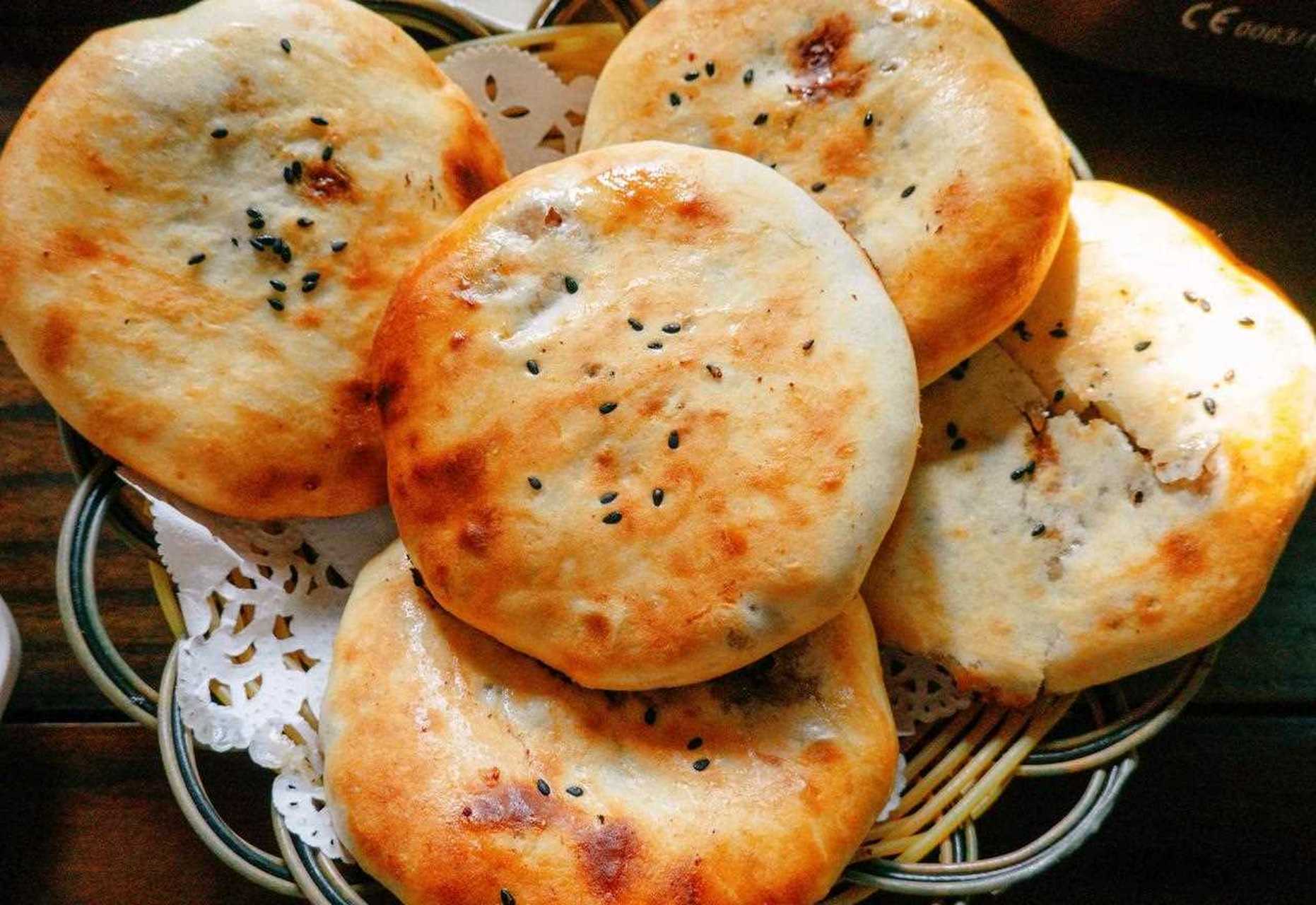 来到丽水缙云最近因为李子柒而大火的缙云烧饼一定要去尝尝传承千百年