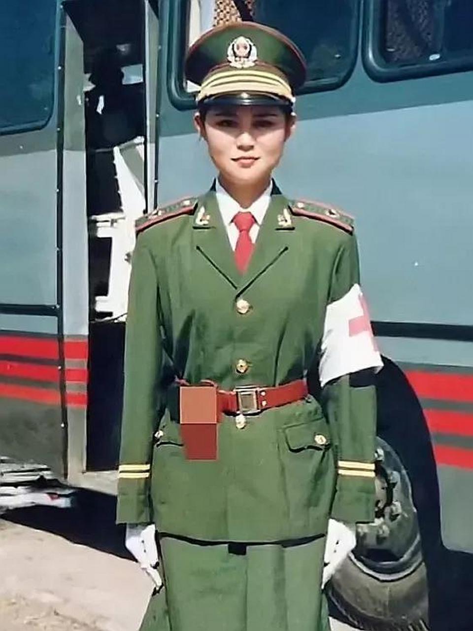 80年代中国女兵图片