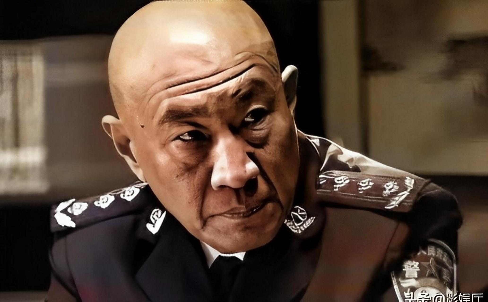 2002年,32岁的孙红雷,凭借电视剧《征服》一夜爆红,有一次外出吃饭