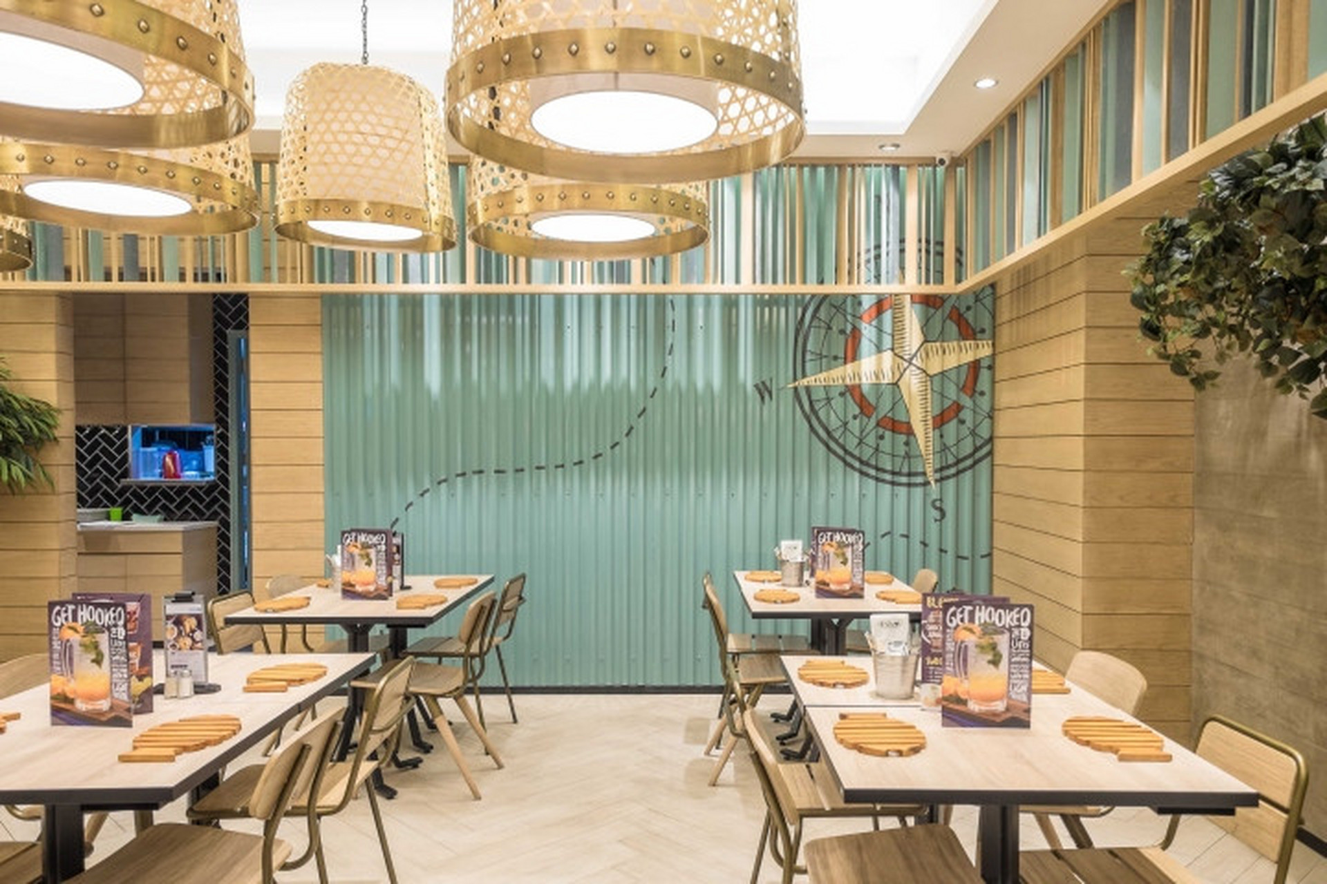 今日分享# 披萨店面装修设计 披萨店的装修和经营,要符合消费者的