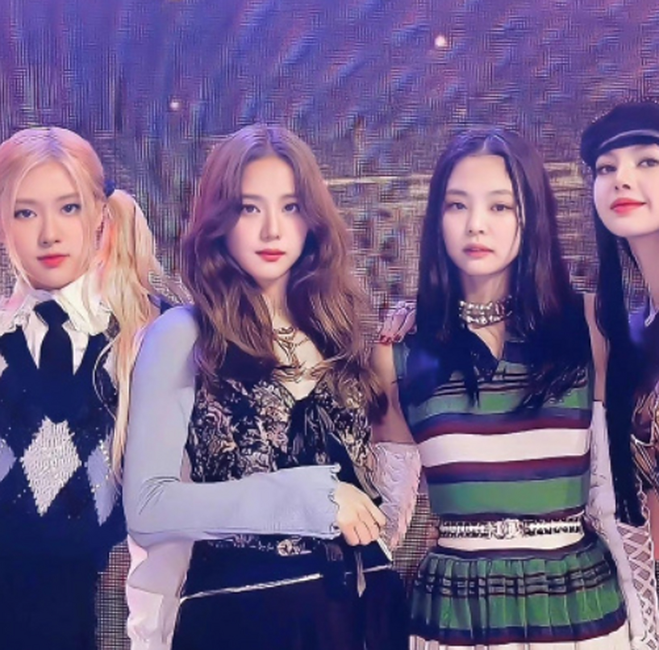 那当然得看看唯一主唱朴彩英的全开麦hard to love视频呀 朴彩英的