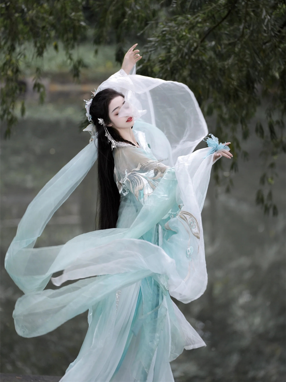 各位天上的仙子们,我有个大问题要请教!