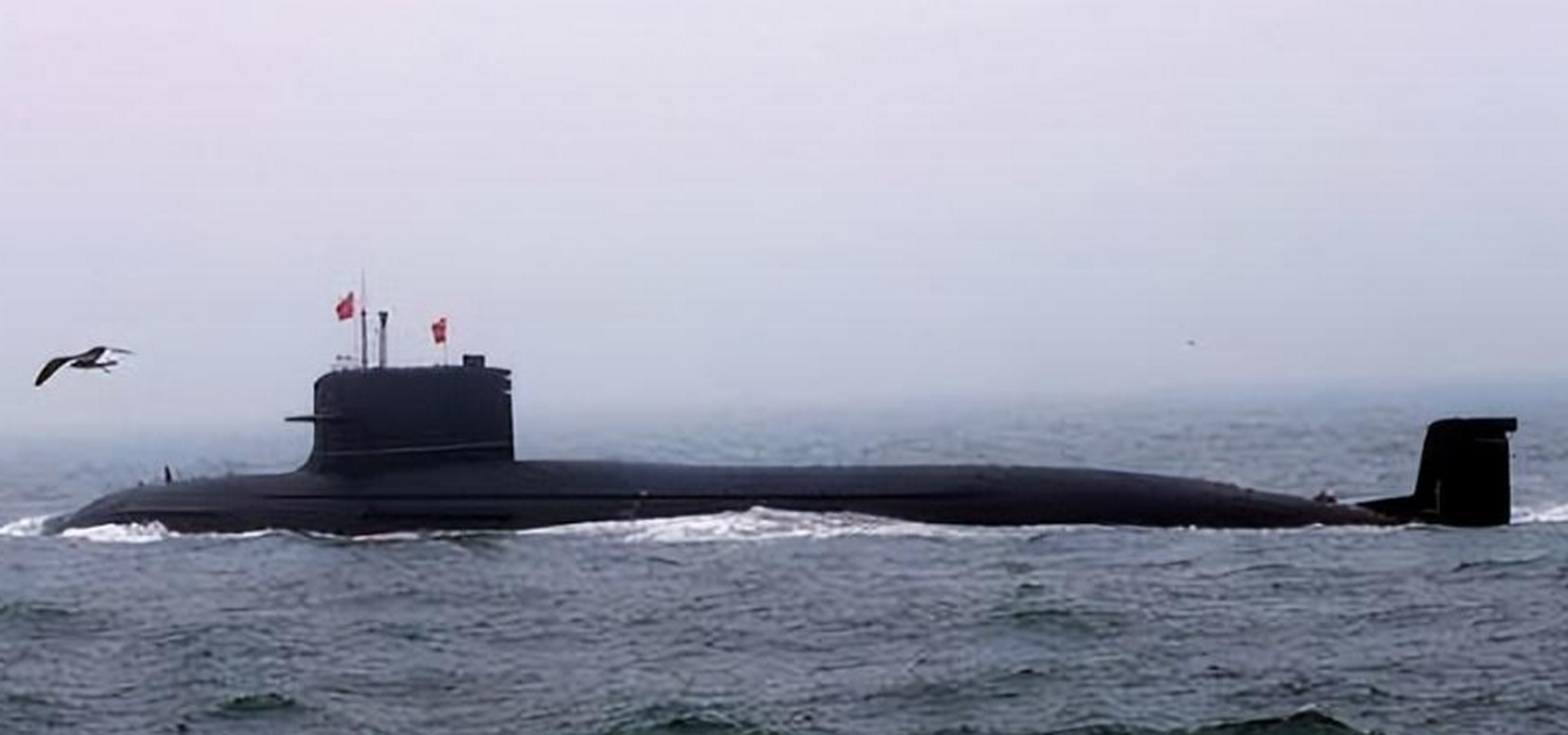 095核动力潜水艇央视图片
