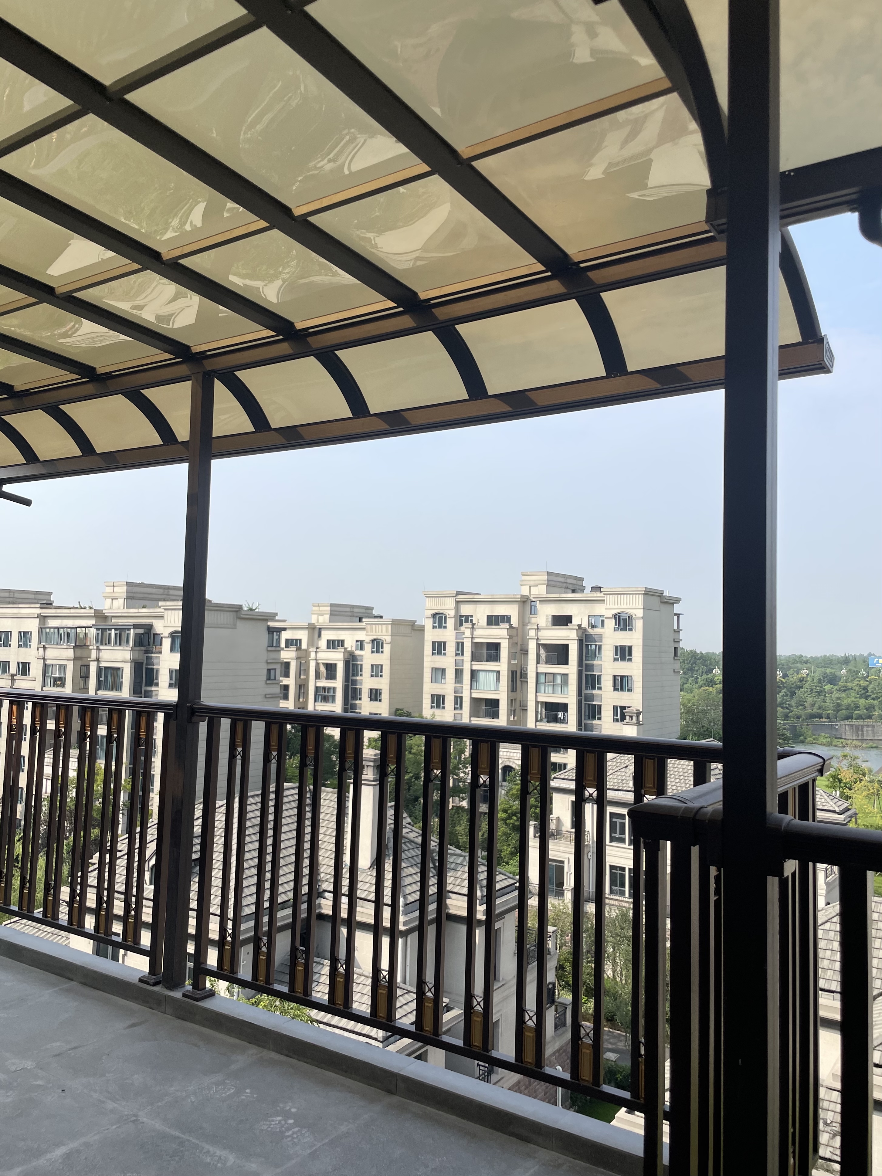 阳光棚这样搭建,终于是光线好又不热了!