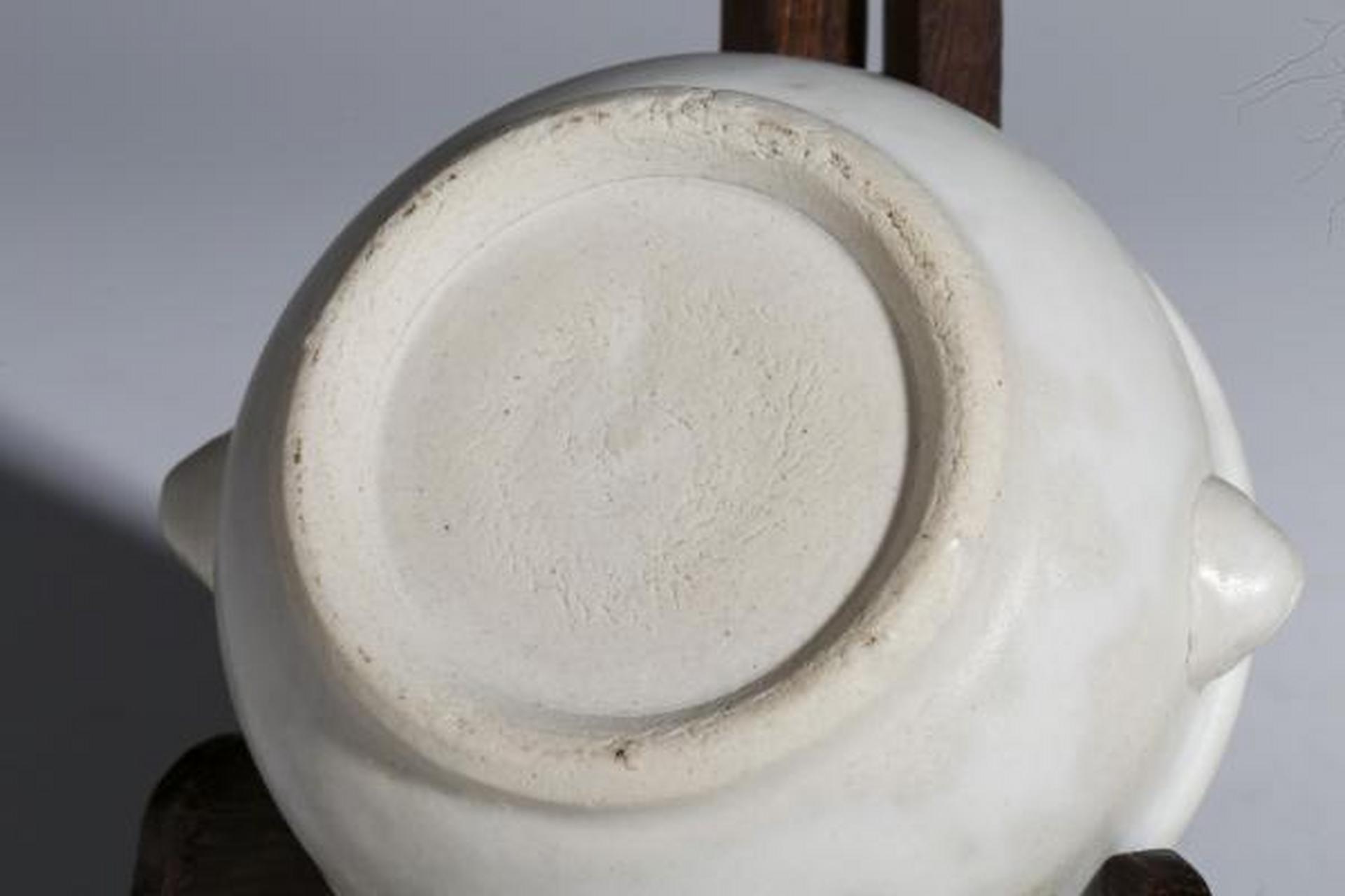 瓷器鉴赏# 此件晚清民国·德化窑白釉双铺首圈足炉,口径9cm,高4.