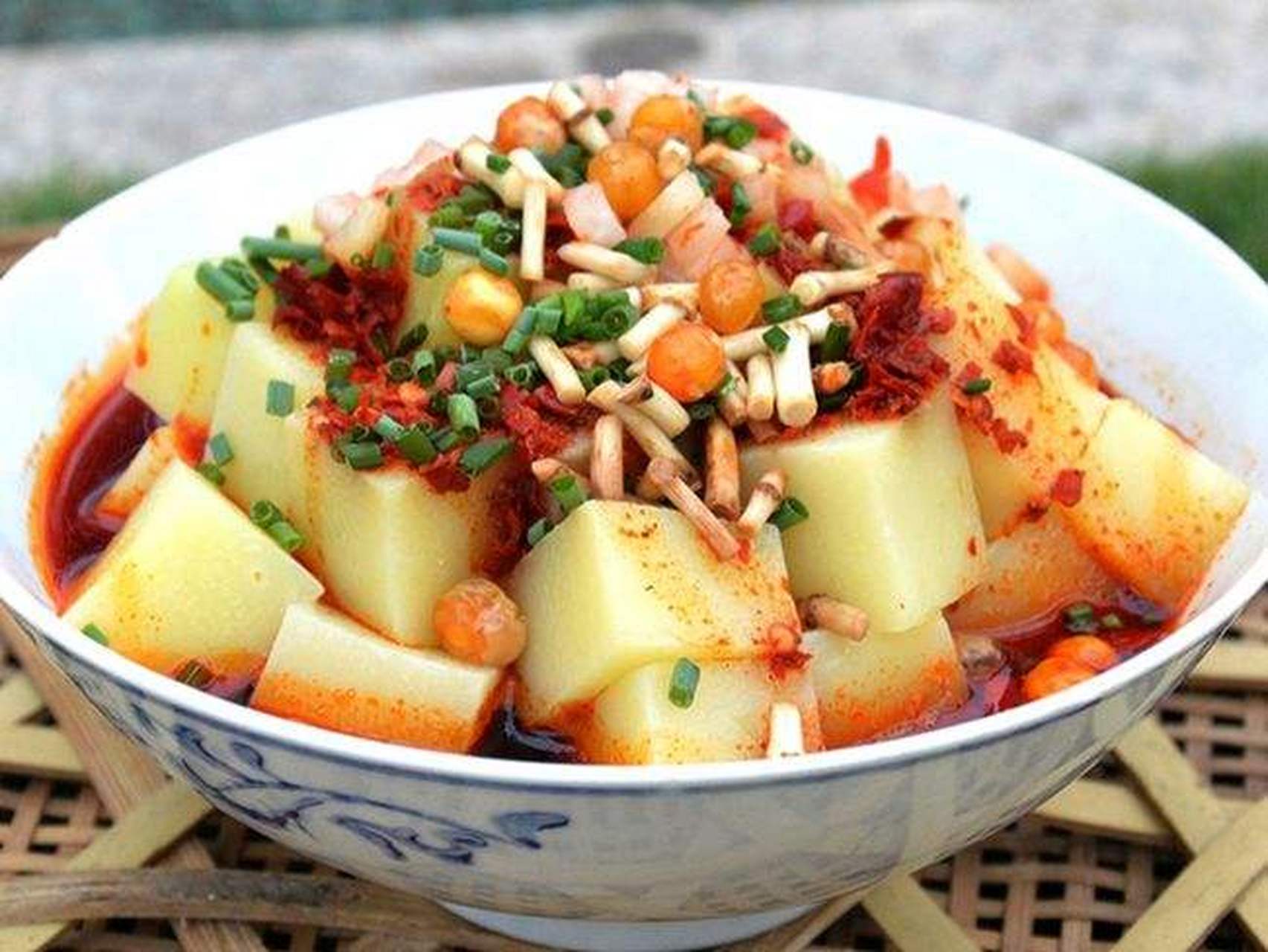 黔江米豆腐,润滑鲜嫩,酸辣可口.