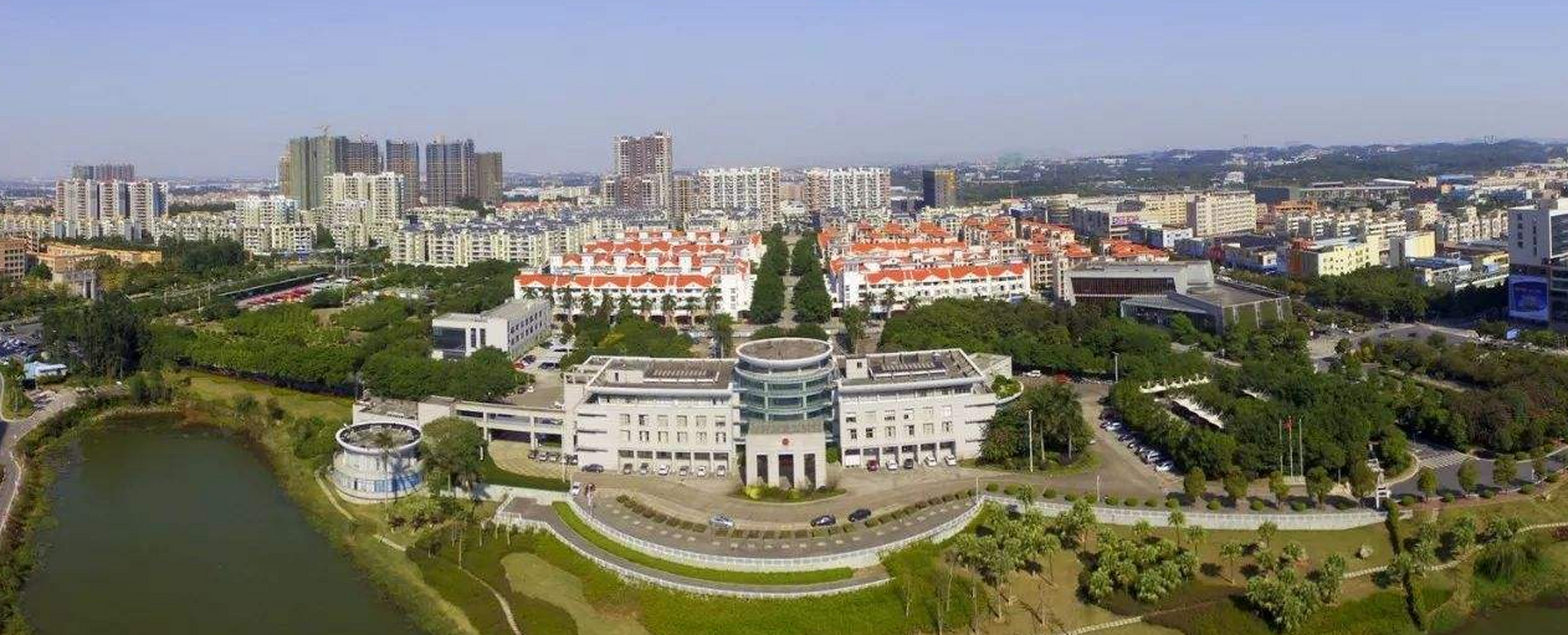 狮山镇从一片空地成为当时南海区域最小的镇,从一开始狮山镇的发展,就