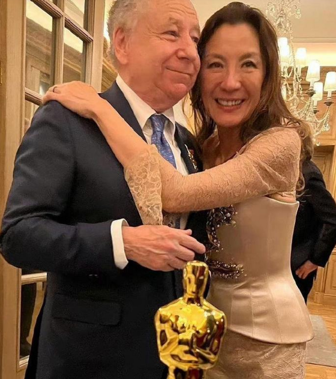 7月28日,名车手菲利普·马萨在社交媒体平台分享了杨紫琼和男友让