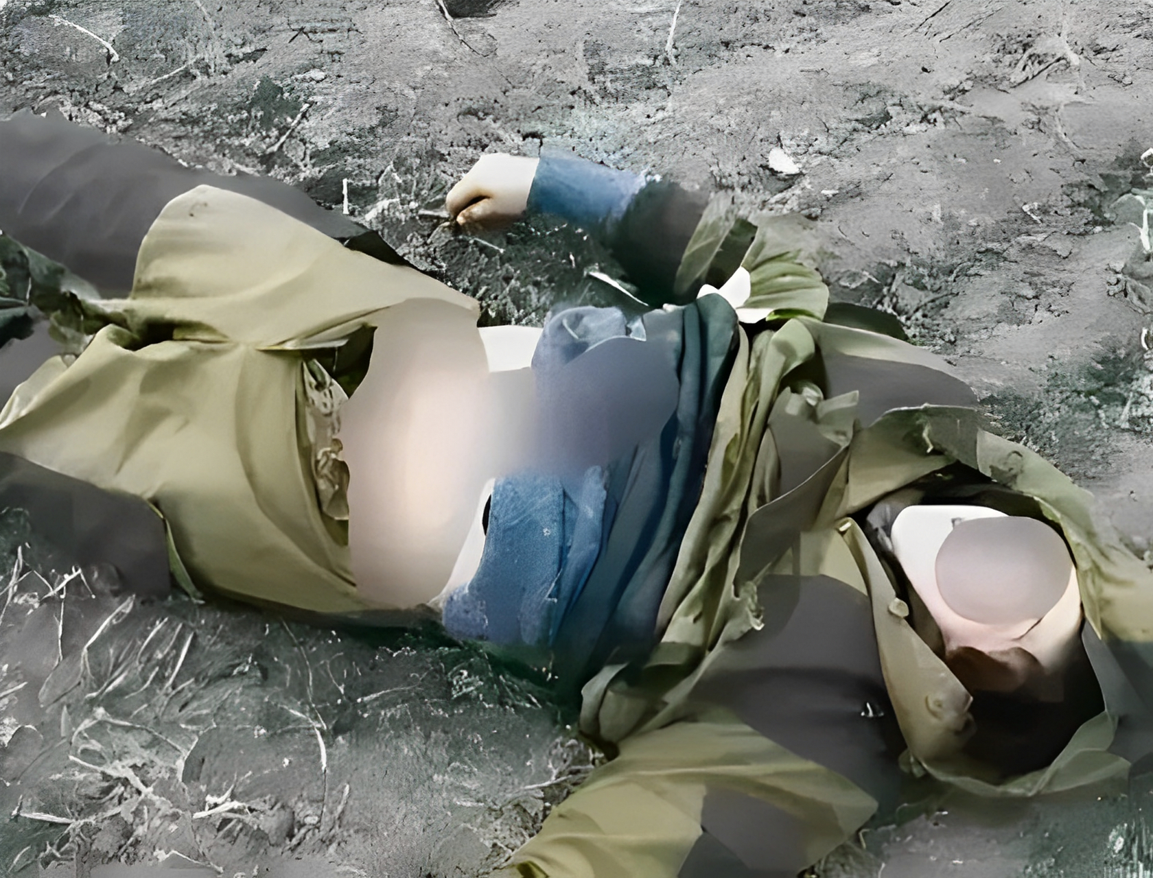 阵地上躺着一具乌克兰女兵的遗体!却没有人前来领取!