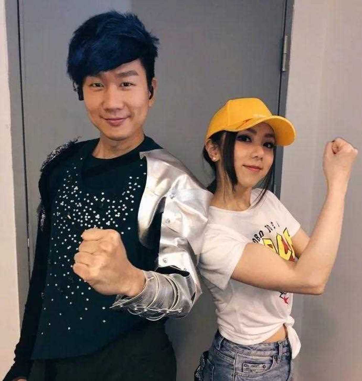 感觉林俊杰邓紫棋好般配哦![嘿哈]