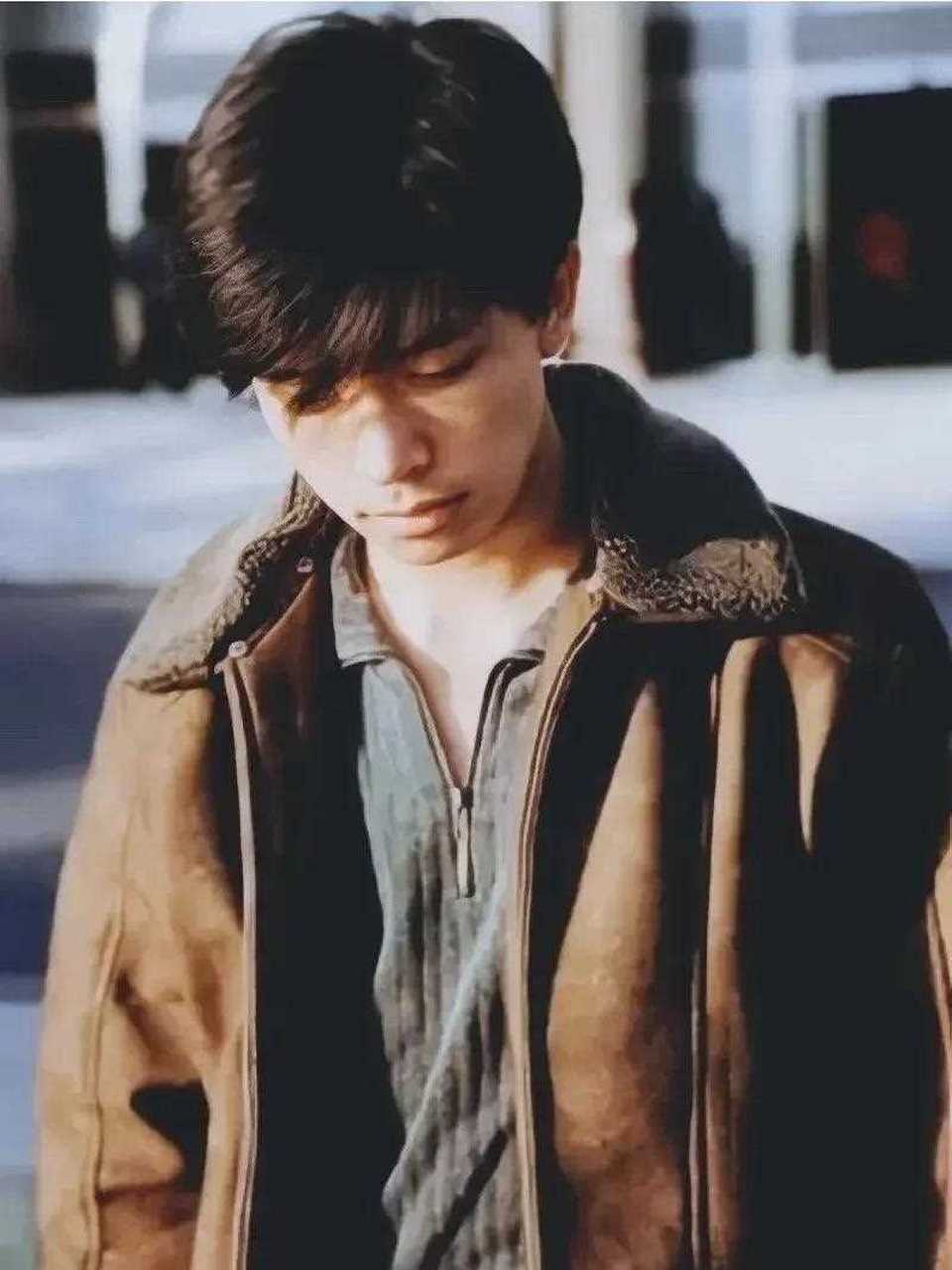 央视boys的年轻照![汗] 岁月催人老啊,年轻的时候一个个都这么帅气吗!